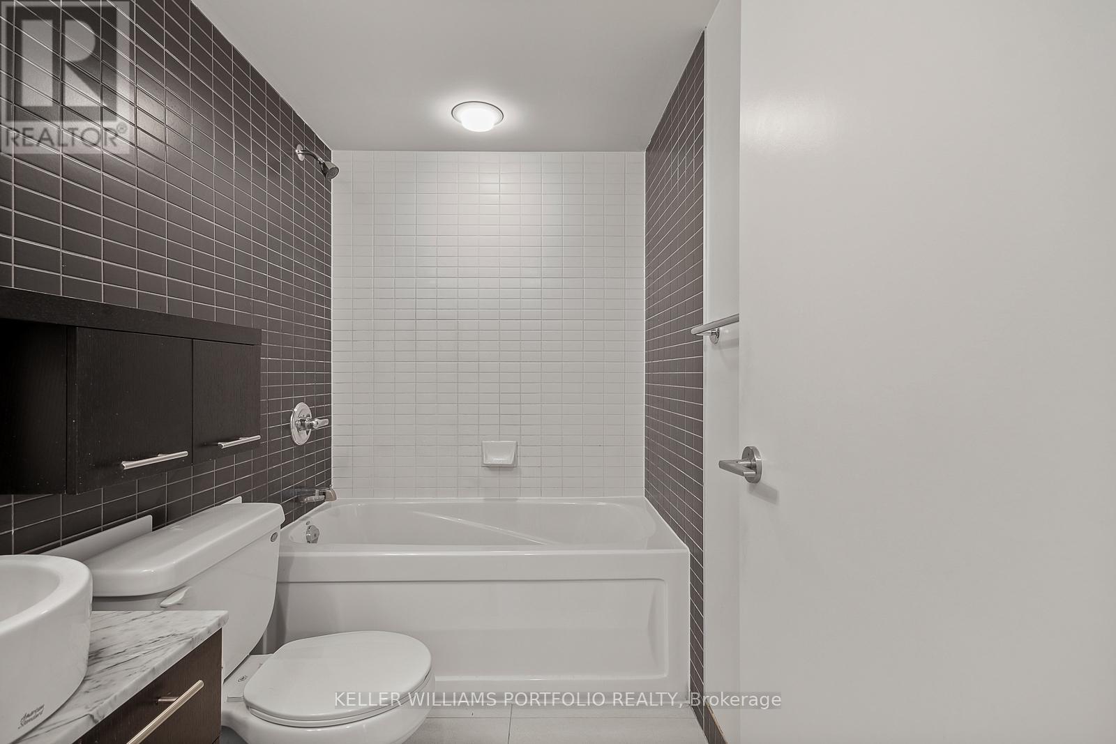 327 - 25 Carlton Street, Toronto, Ontario  M5B 1L4 - Photo 20 - C12455116