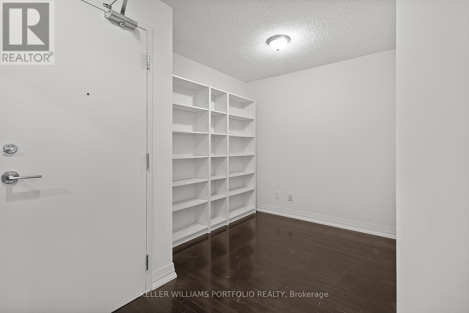 327 - 25 Carlton Street, Toronto, Ontario  M5B 1L4 - Photo 4 - C12455116
