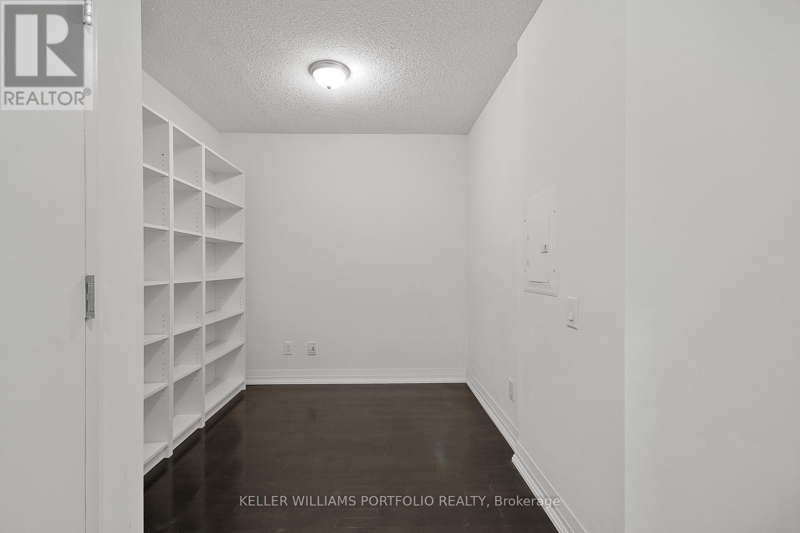 327 - 25 Carlton Street, Toronto, Ontario  M5B 1L4 - Photo 5 - C12455116