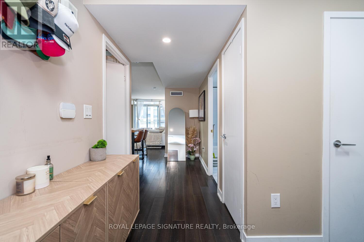 610 - 151 Dan Leckie Way, Toronto (Waterfront Communities), Ontario  M5V 4B2 - Photo 10 - C12455136