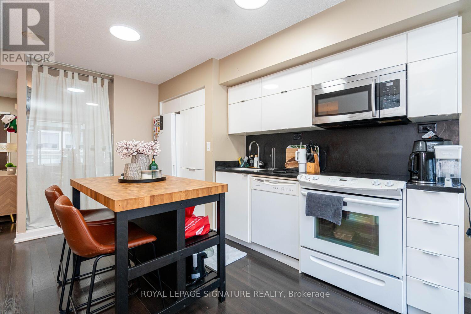 610 - 151 Dan Leckie Way, Toronto (Waterfront Communities), Ontario  M5V 4B2 - Photo 13 - C12455136
