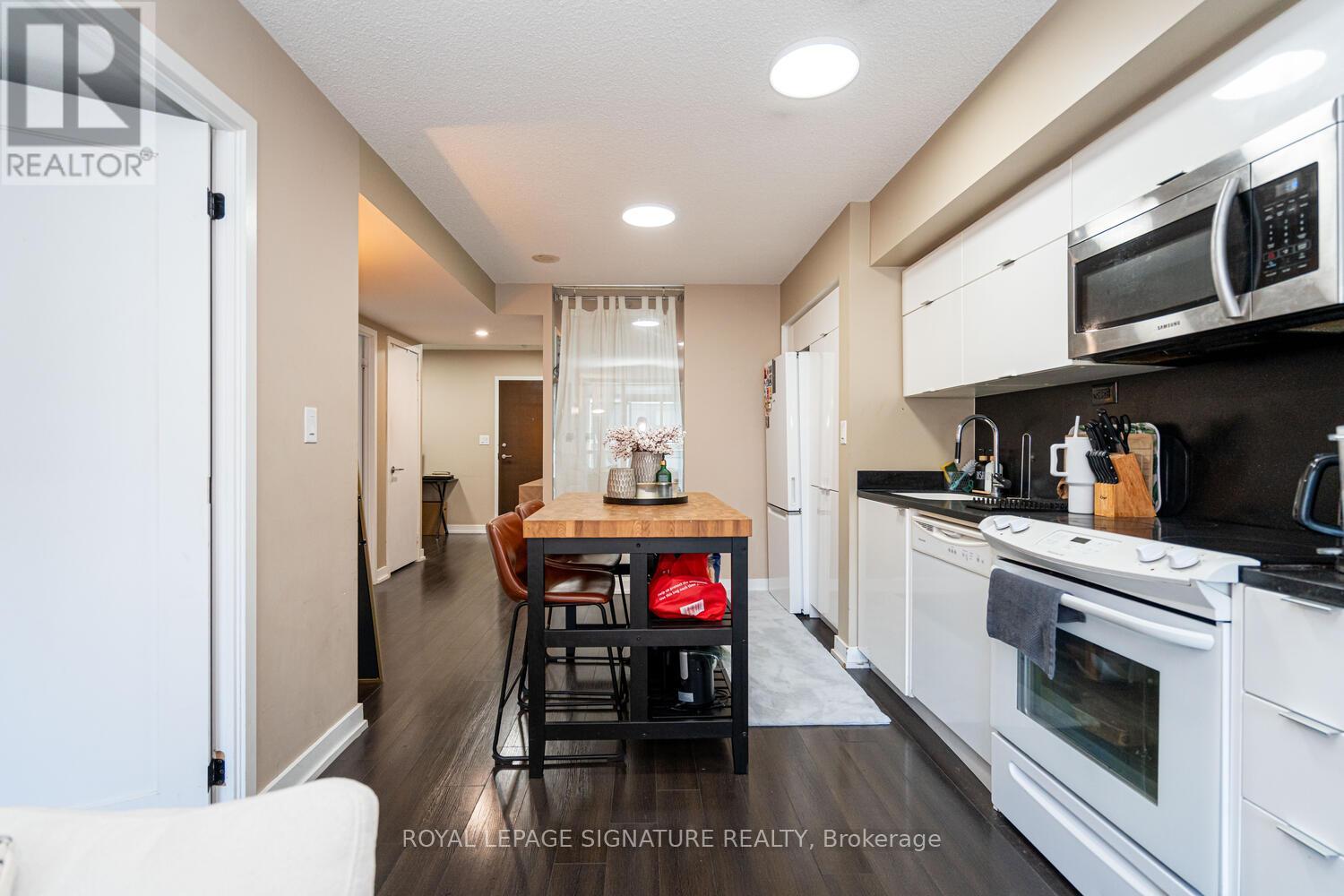 610 - 151 Dan Leckie Way, Toronto (Waterfront Communities), Ontario  M5V 4B2 - Photo 14 - C12455136