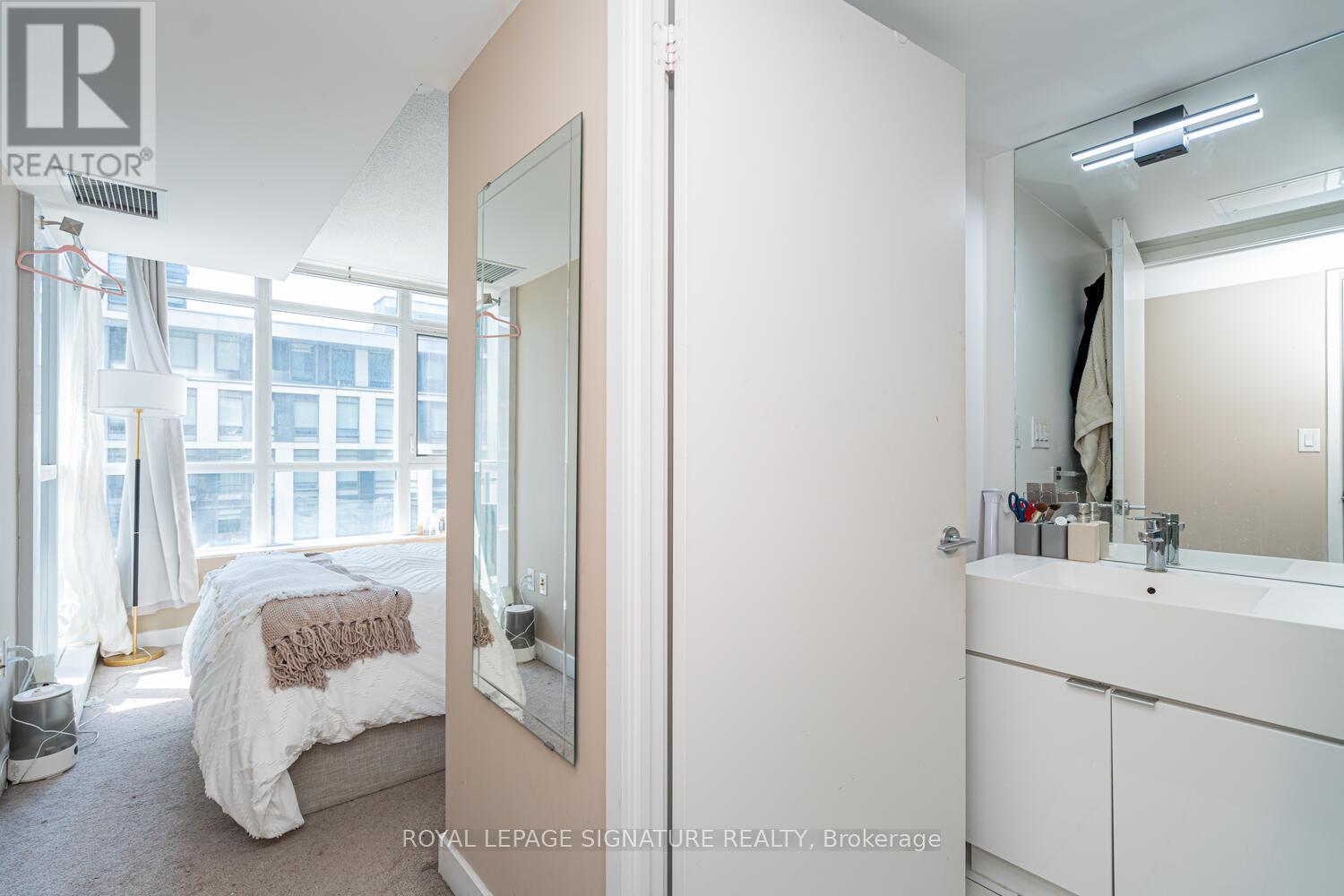 610 - 151 Dan Leckie Way, Toronto (Waterfront Communities), Ontario  M5V 4B2 - Photo 28 - C12455136