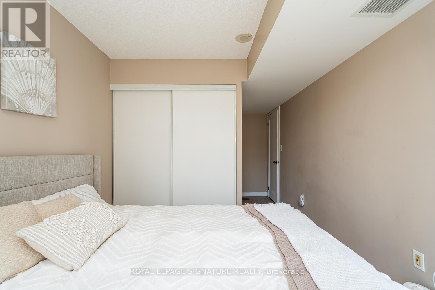 610 - 151 Dan Leckie Way, Toronto (Waterfront Communities), Ontario  M5V 4B2 - Photo 33 - C12455136