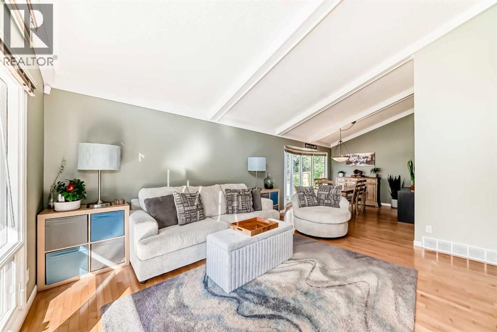 28 Woodfield Court Sw, Calgary, Alberta  T2W 3W5 - Photo 13 - A2260211