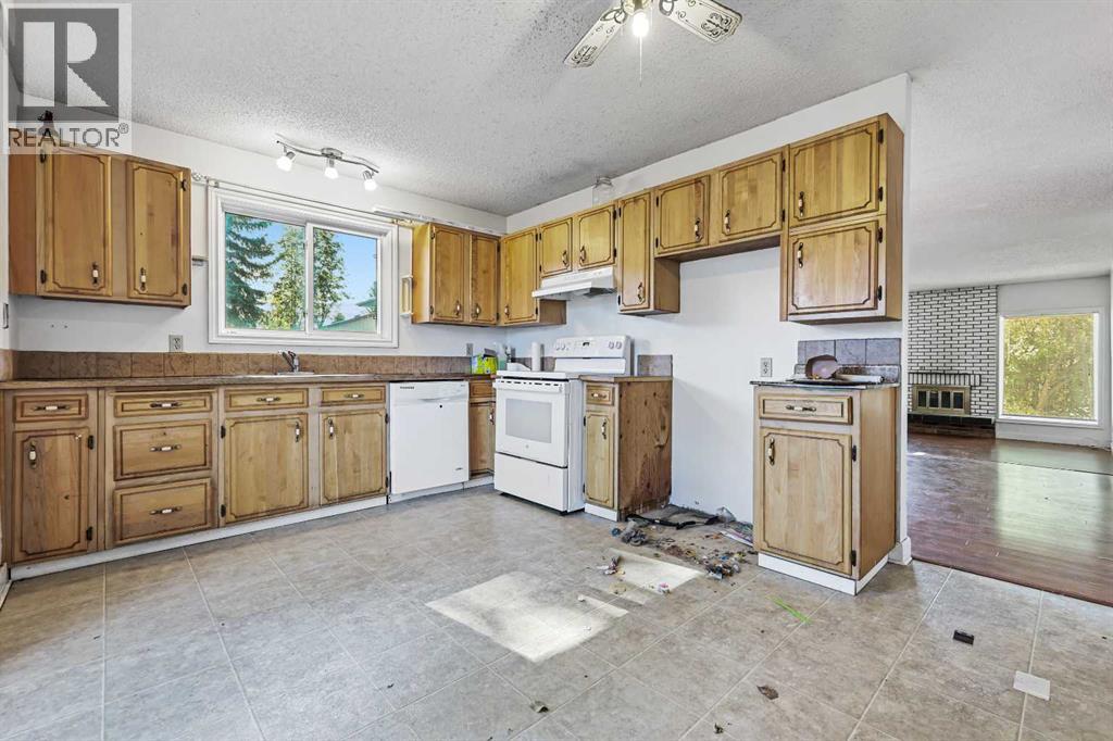256 Cedarpark Drive Sw, Calgary, Alberta  T2W 2J4 - Photo 4 - A2262983