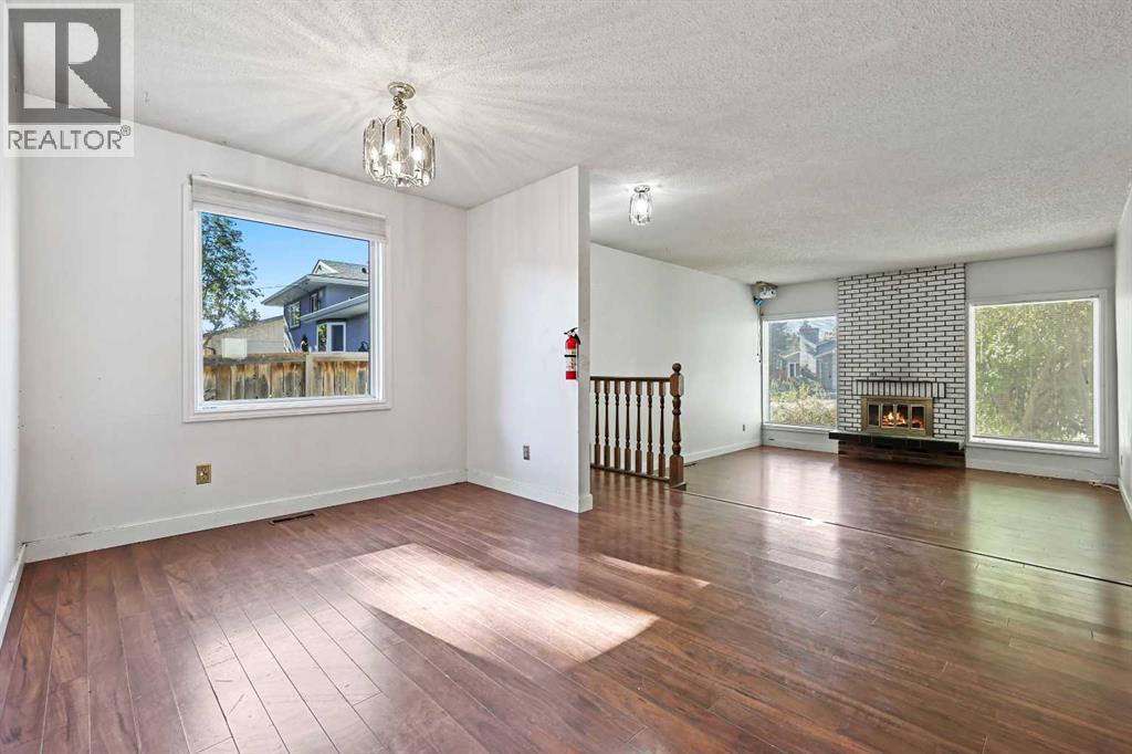 256 Cedarpark Drive Sw, Calgary, Alberta  T2W 2J4 - Photo 3 - A2262983