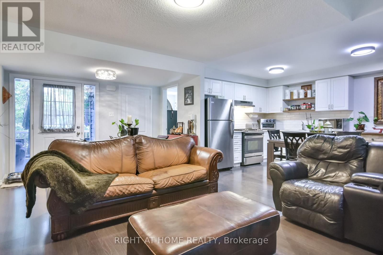 45 Marina Village Drive, Georgian Bay, Ontario  L0K 1S0 - Photo 6 - X12417070