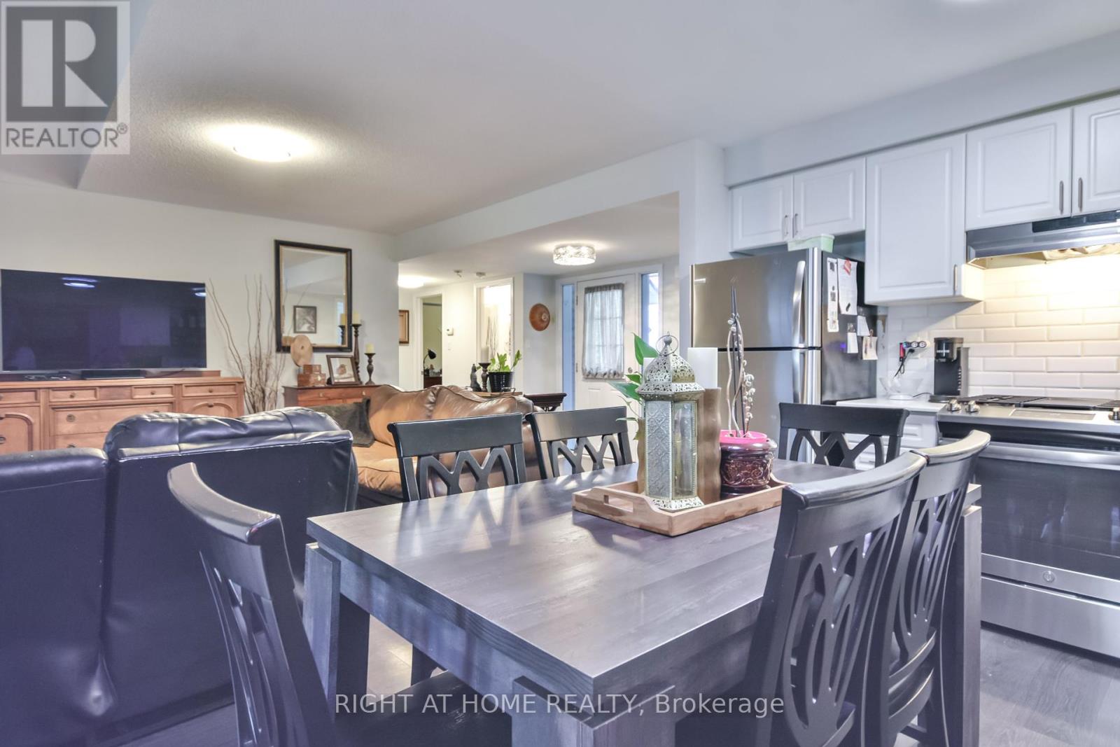 45 Marina Village Drive, Georgian Bay, Ontario  L0K 1S0 - Photo 7 - X12417070