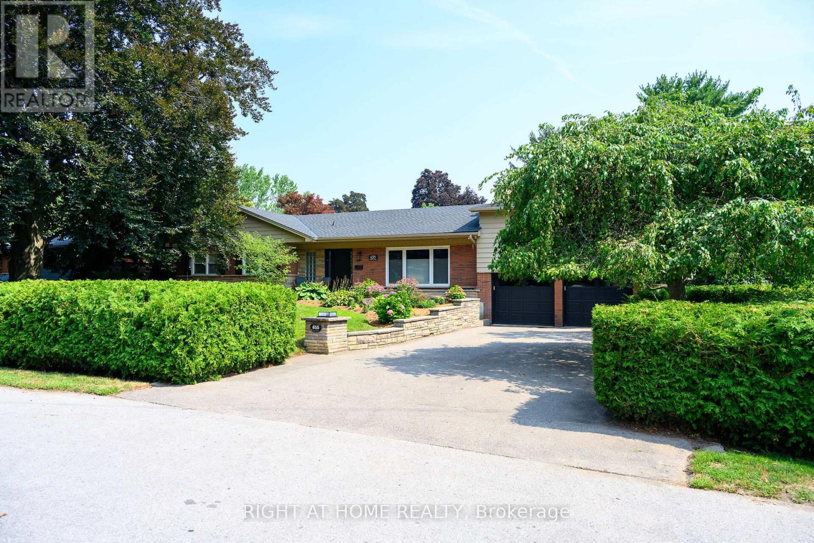655 GAYNE BOULEVARD, Burlington, Ontario