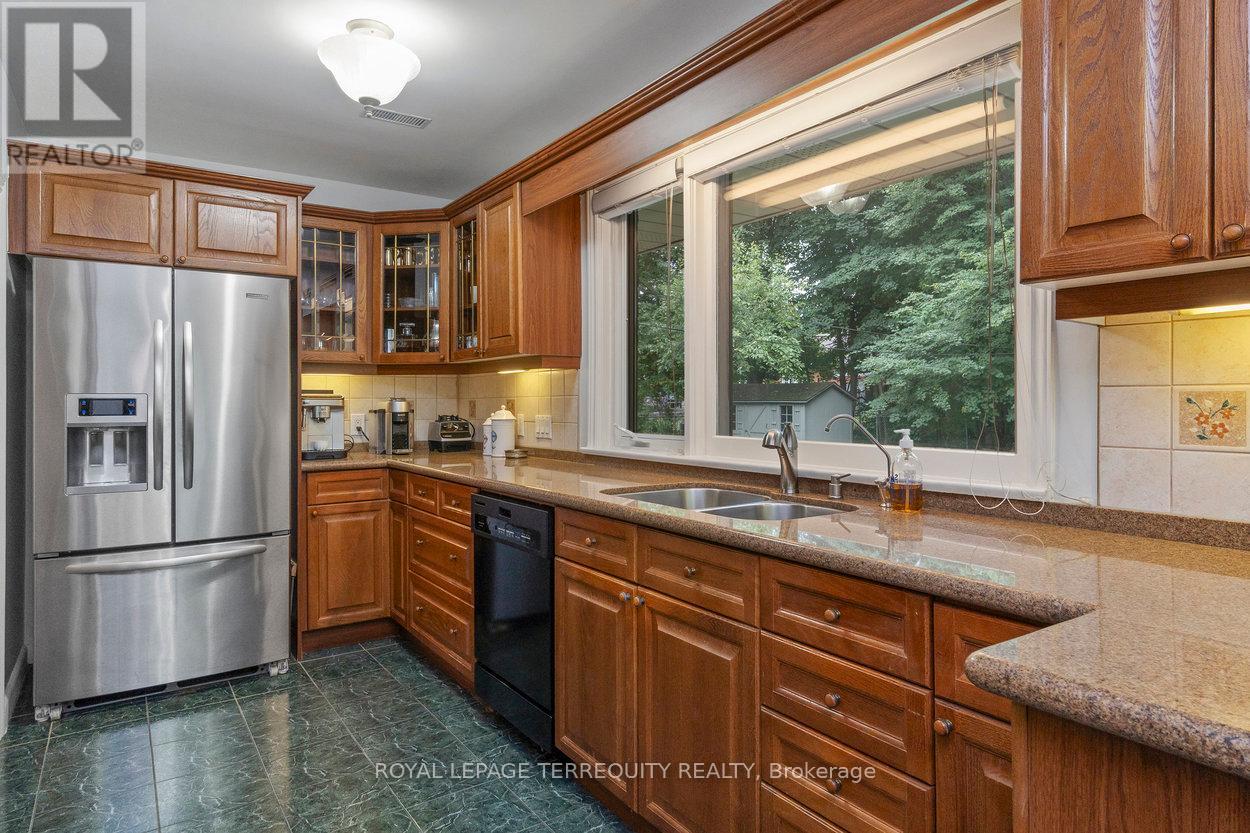 416 The Kingsway, Toronto, Ontario  M9A 3V9 - Photo 17 - W12358663