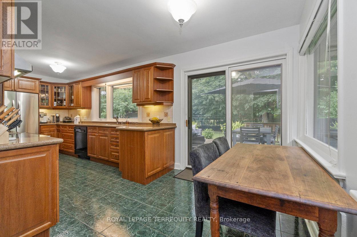 416 The Kingsway, Toronto, Ontario  M9A 3V9 - Photo 20 - W12358663