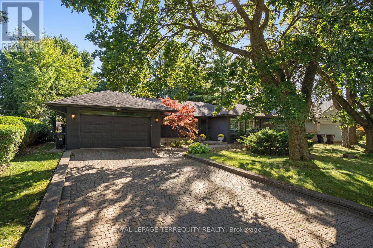 416 The Kingsway, Toronto, Ontario  M9A 3V9 - Photo 2 - W12358663