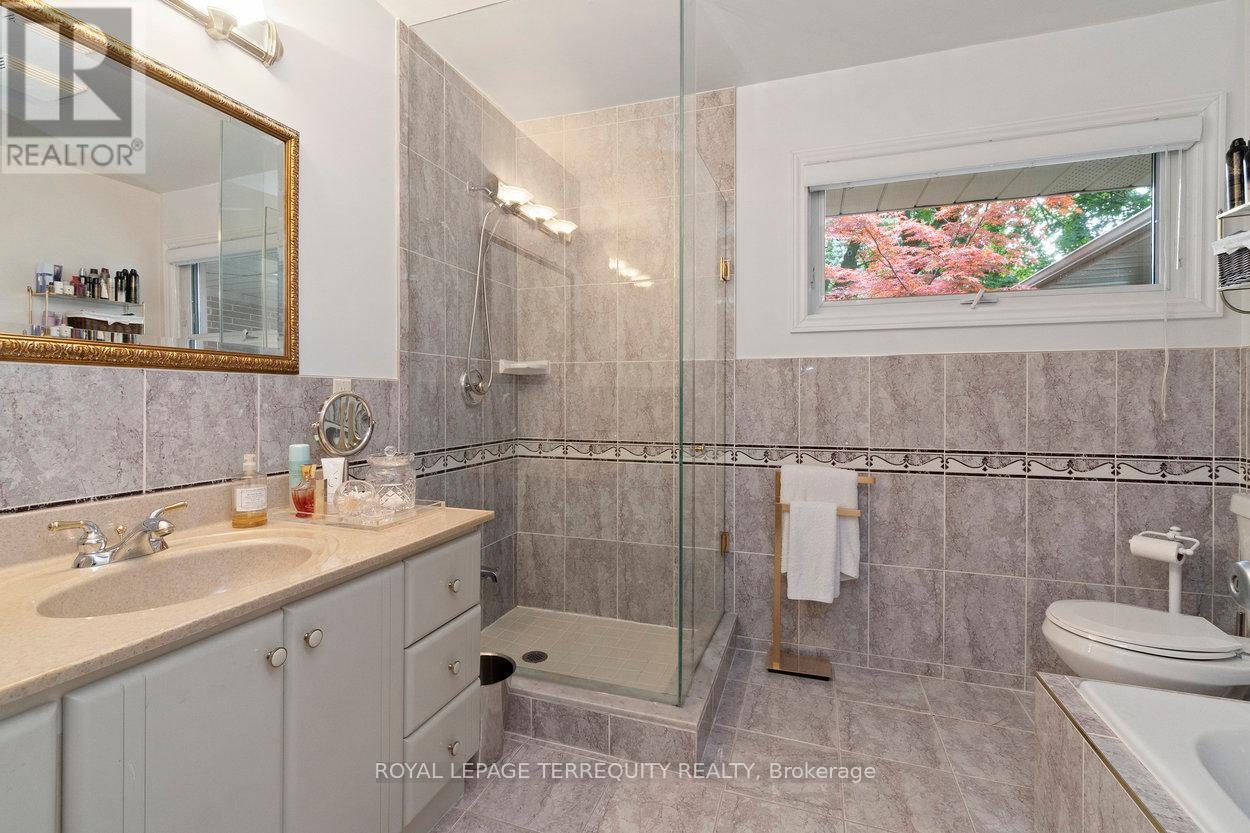 416 The Kingsway, Toronto, Ontario  M9A 3V9 - Photo 24 - W12358663