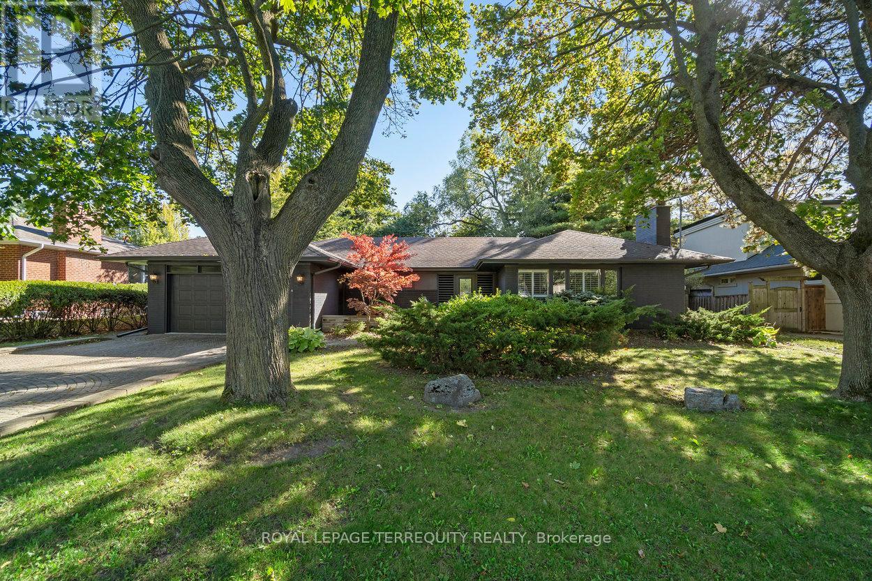 416 The Kingsway, Toronto, Ontario  M9A 3V9 - Photo 4 - W12358663