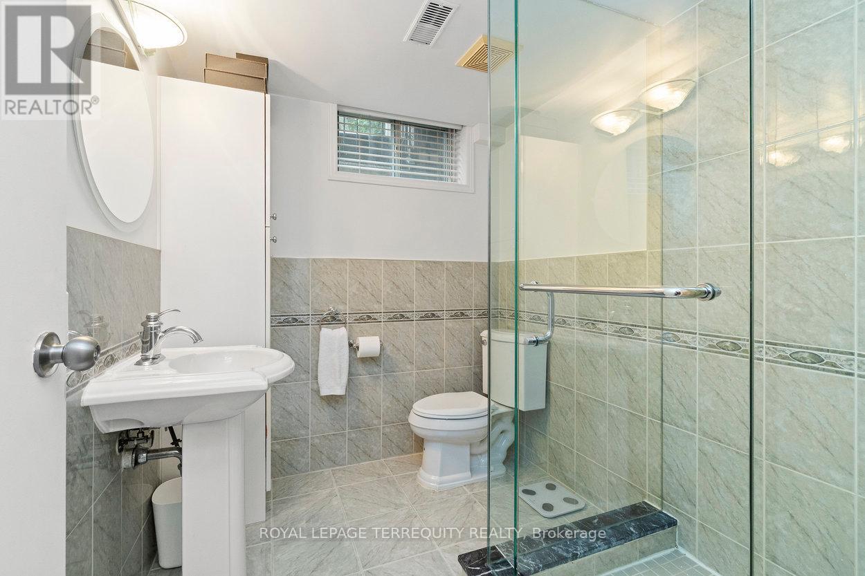 416 The Kingsway, Toronto, Ontario  M9A 3V9 - Photo 35 - W12358663