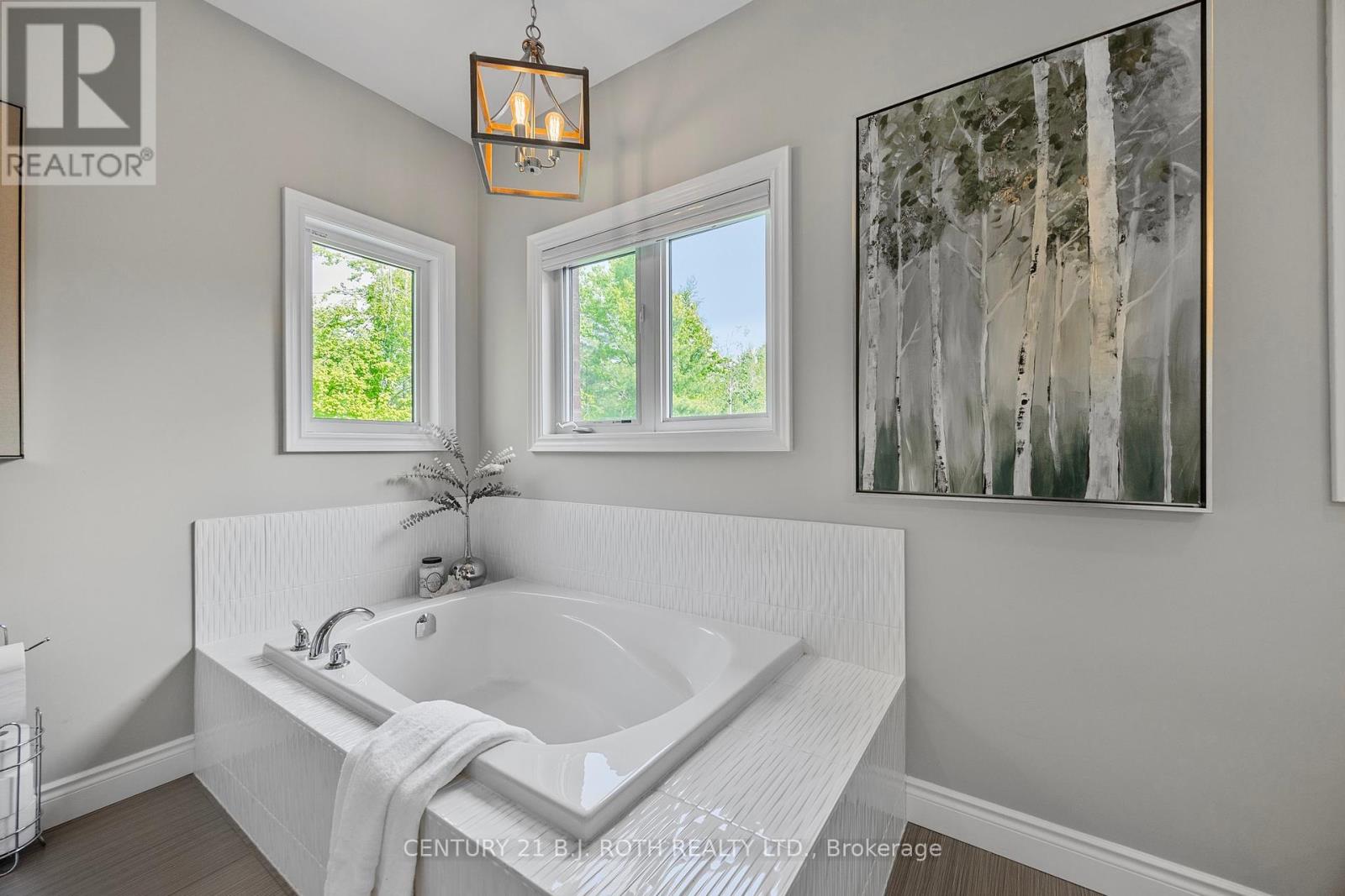 50 Diamond Valley Drive, Oro-Medonte (Sugarbush), Ontario  L0L 2E0 - Photo 17 - S12455204