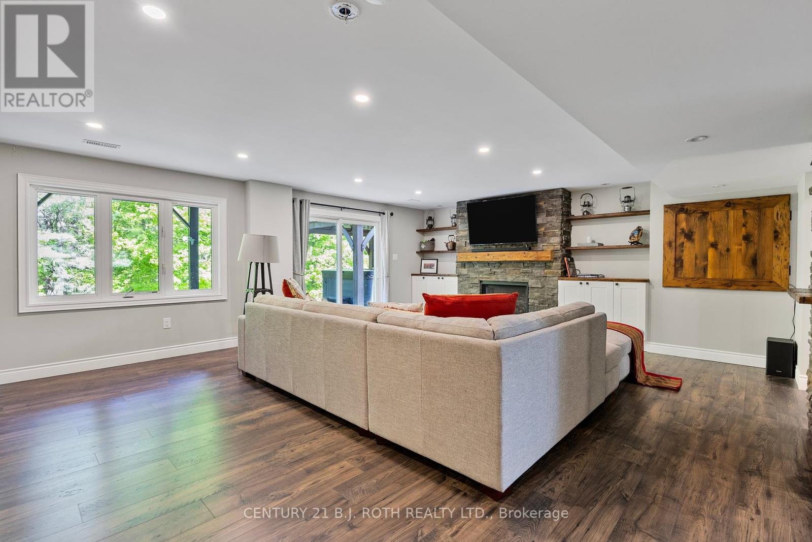 50 Diamond Valley Drive, Oro-Medonte (Sugarbush), Ontario  L0L 2E0 - Photo 21 - S12455204