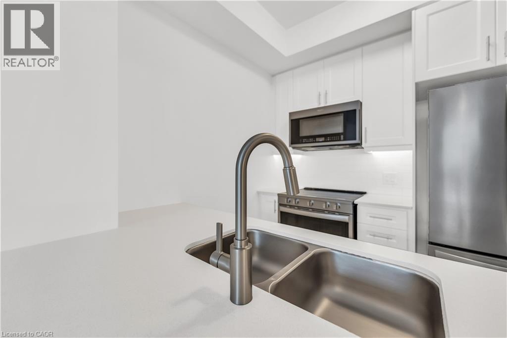10 Mallard Trail Unit# 335, Waterdown, Ontario  L8B 2A7 - Photo 9 - 40778059