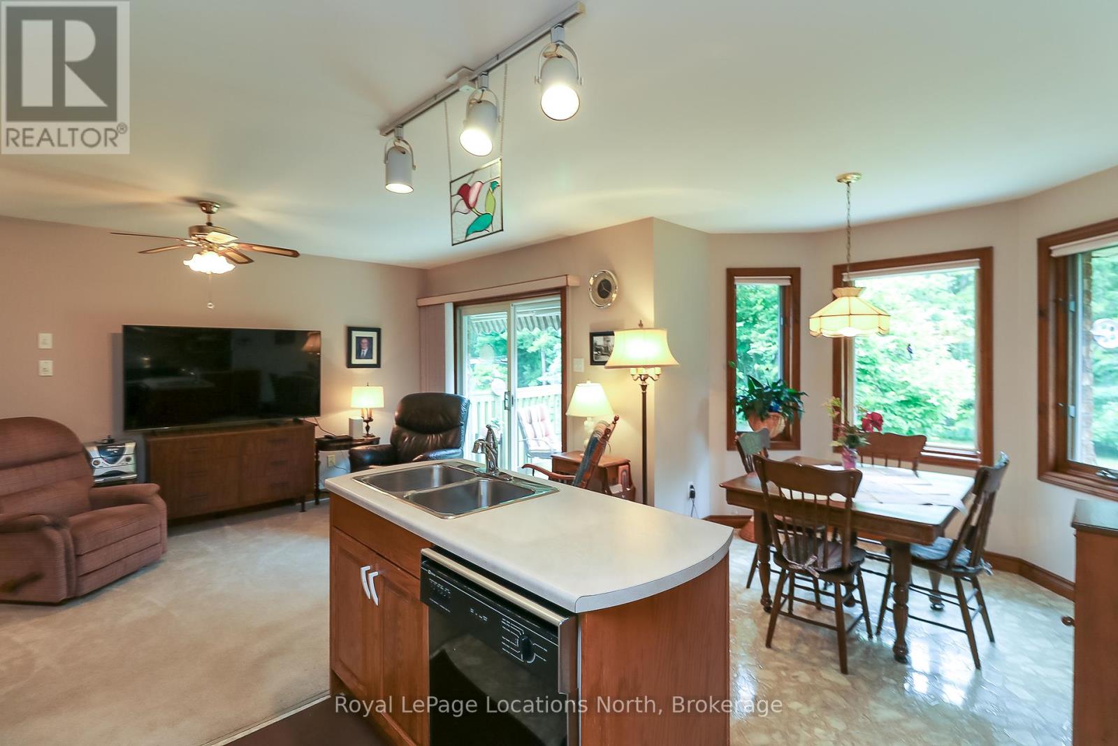3 Kelley Crescent, Wasaga Beach, Ontario  L9Z 1J4 - Photo 12 - S12455218