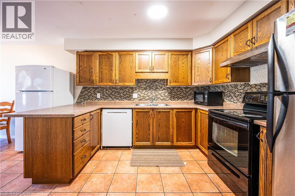 646 Basswood Street Unit# A, Waterloo, Ontario  N2V 2K8 - Photo 3 - 40776558