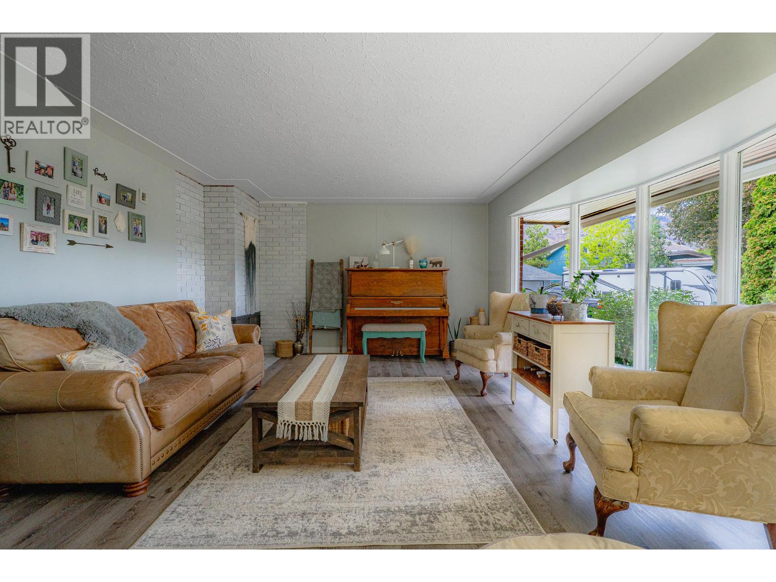 1834 Russet Wynd, Kamloops, British Columbia  V2C 4N5 - Photo 2 - 10365545
