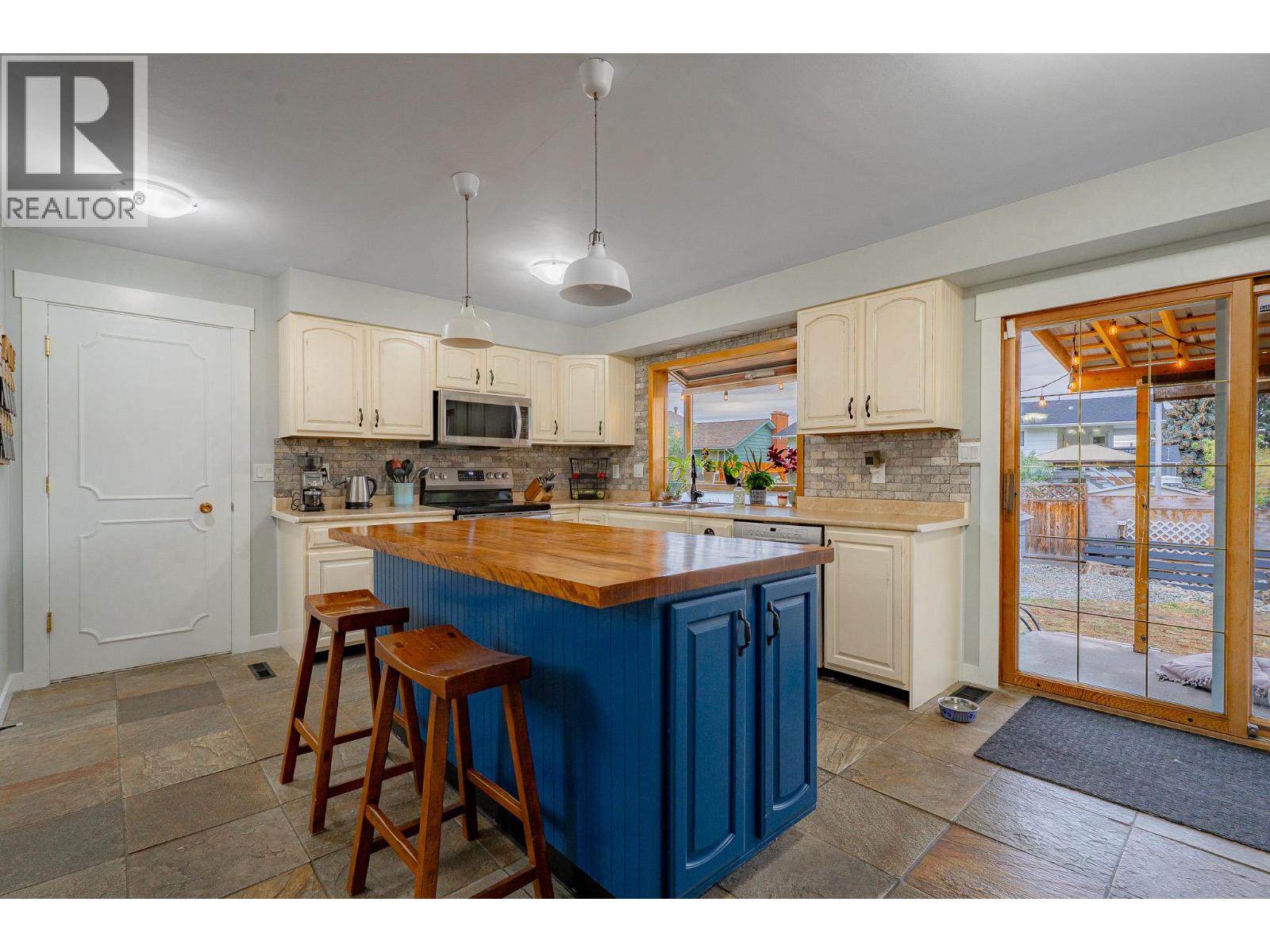 1834 Russet Wynd, Kamloops, British Columbia  V2C 4N5 - Photo 6 - 10365545