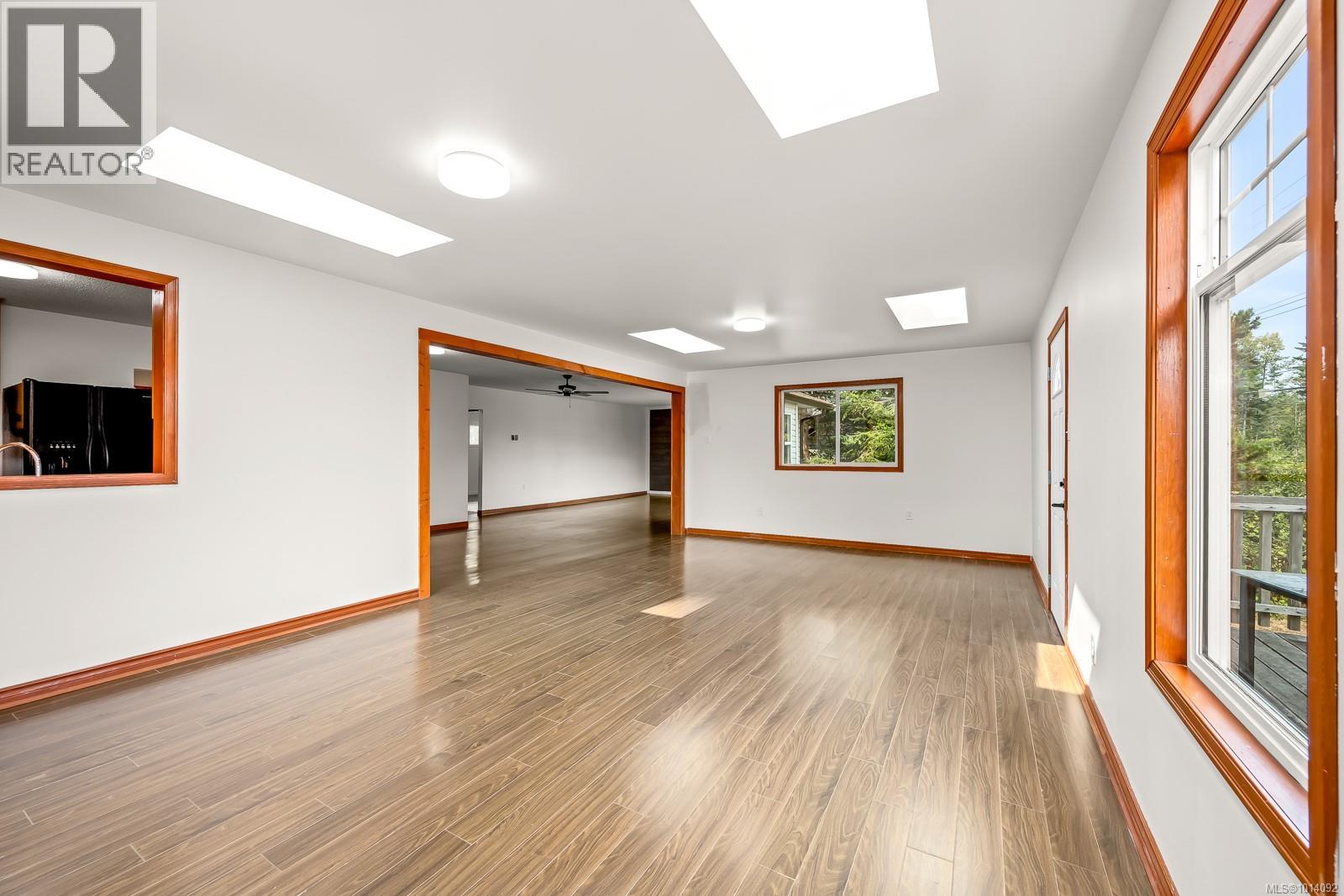 5303 Island Hwy S, Union Bay, British Columbia  V0R 3B0 - Photo 21 - 1014092