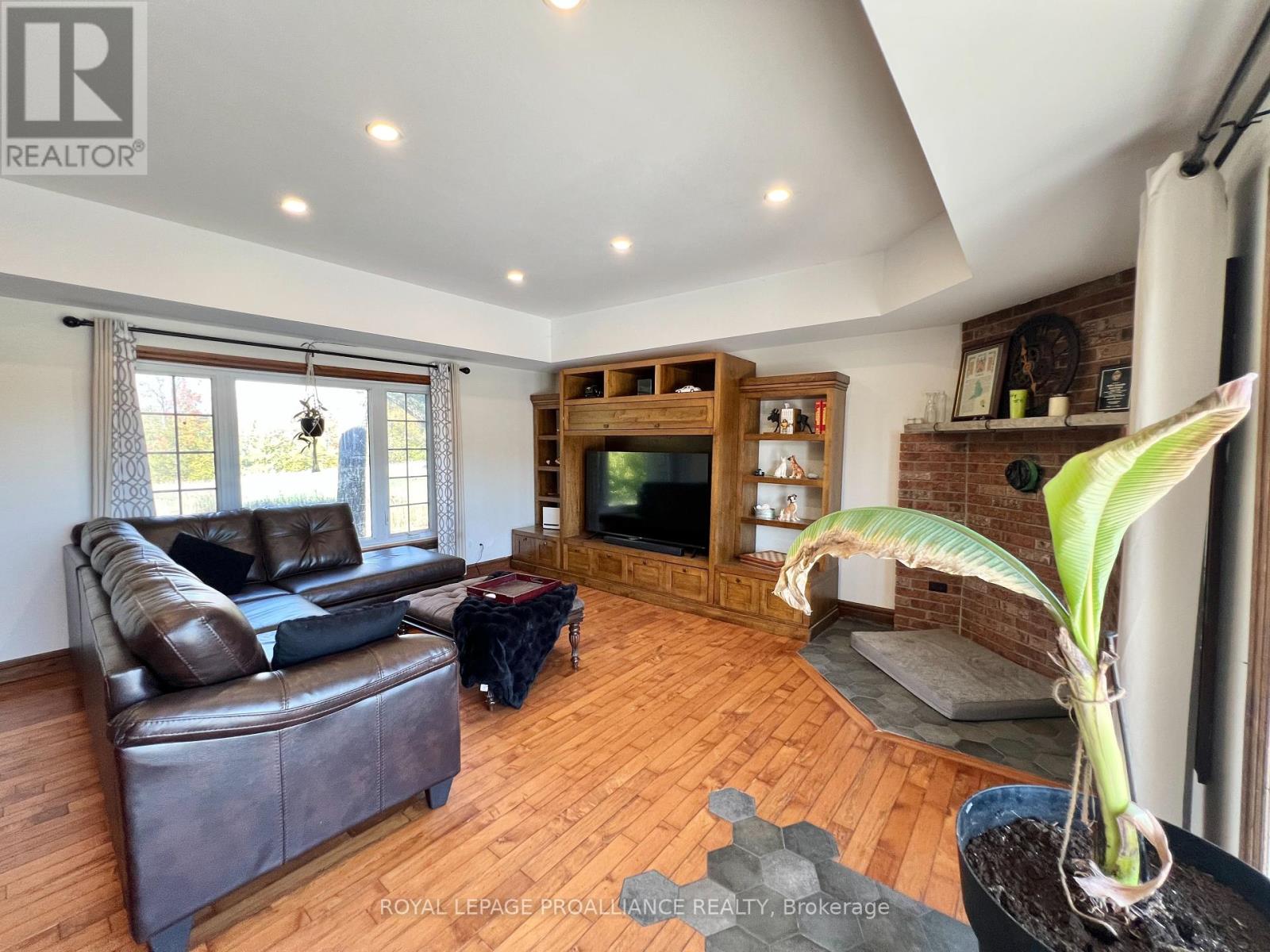 1396 Shannon Road, Tyendinaga, Ontario  K0K 2V0 - Photo 6 - X12455249