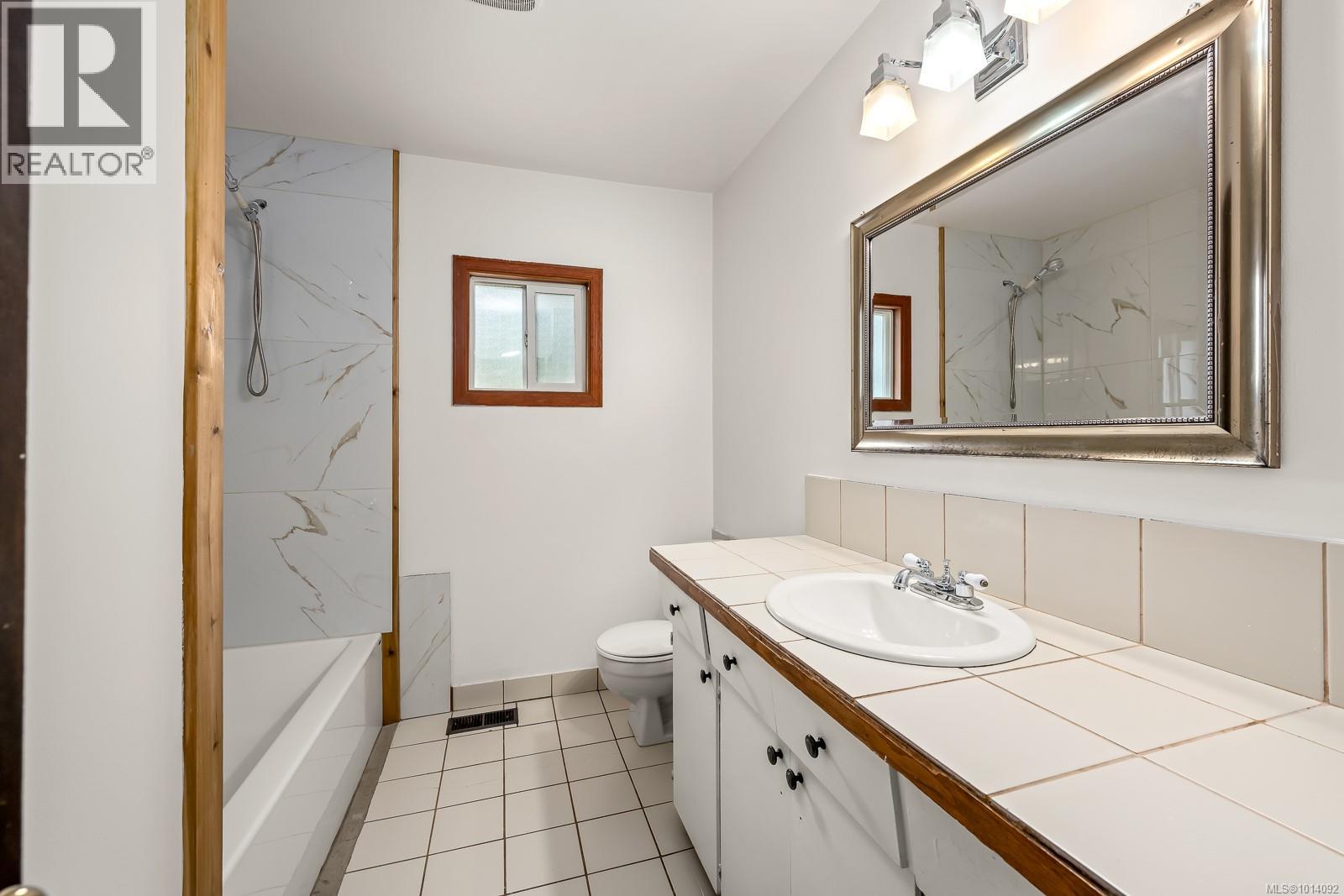 5303 Island Hwy S, Union Bay, British Columbia  V0R 3B0 - Photo 33 - 1014092
