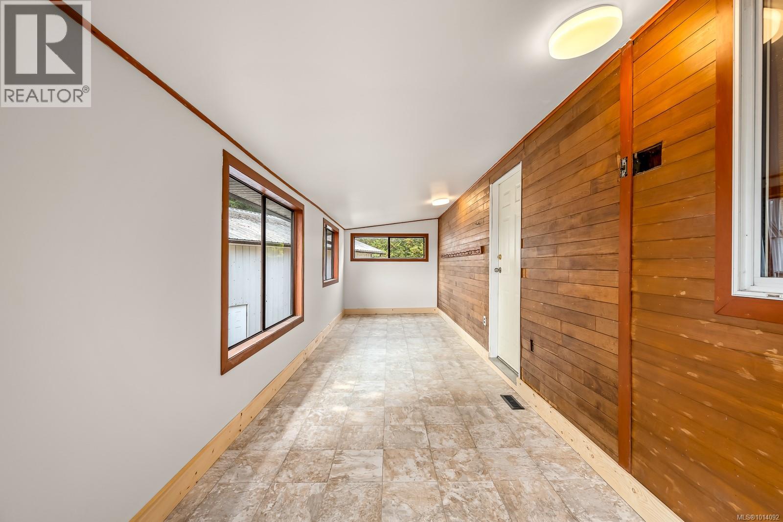 5303 Island Hwy S, Union Bay, British Columbia  V0R 3B0 - Photo 11 - 1014092