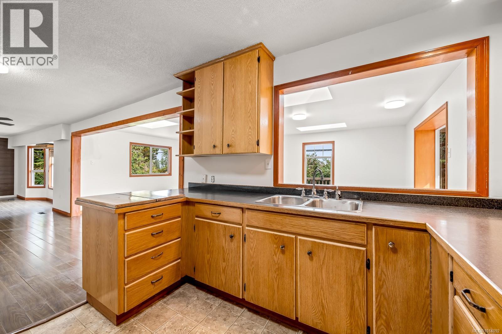 5303 Island Hwy S, Union Bay, British Columbia  V0R 3B0 - Photo 22 - 1014092