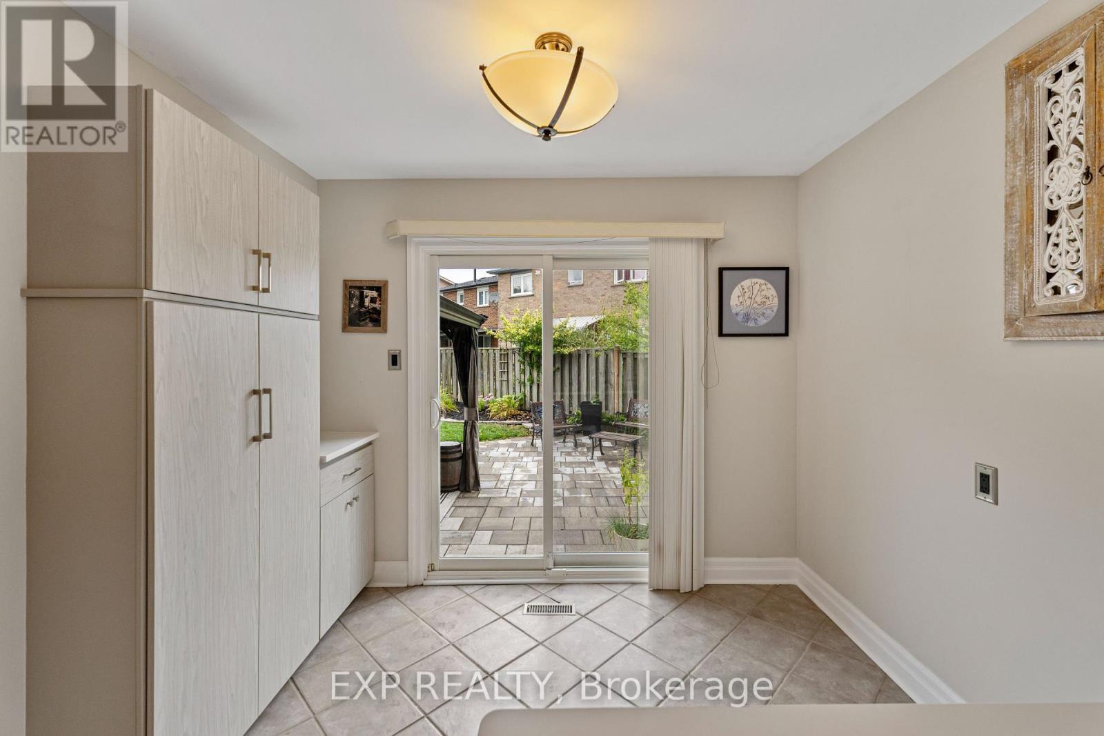 3 Stillwater Crescent, Brampton (Brampton West), Ontario  L6X 3K5 - Photo 10 - W12455118