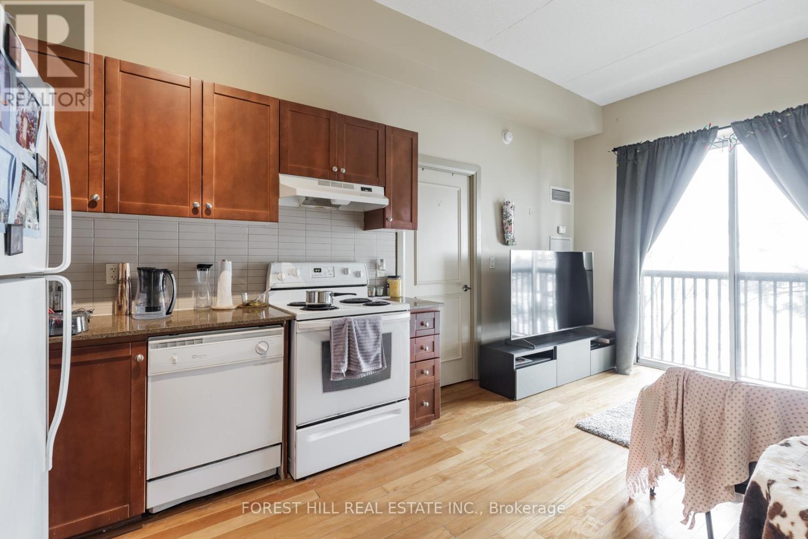 215 - 2737 Keele Street, Toronto, Ontario  M3M 2E9 - Photo 10 - W12455122