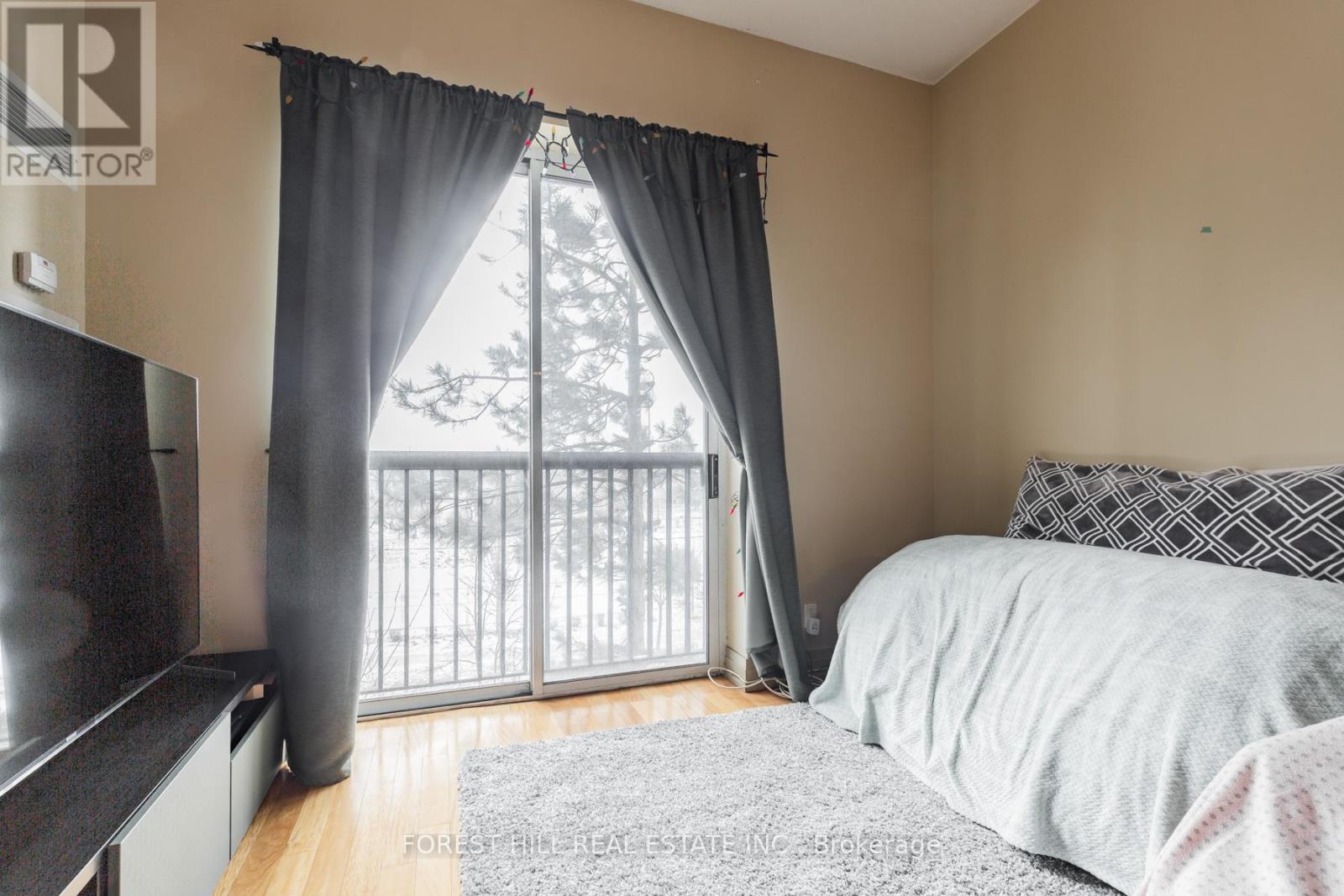 215 - 2737 Keele Street, Toronto, Ontario  M3M 2E9 - Photo 5 - W12455122