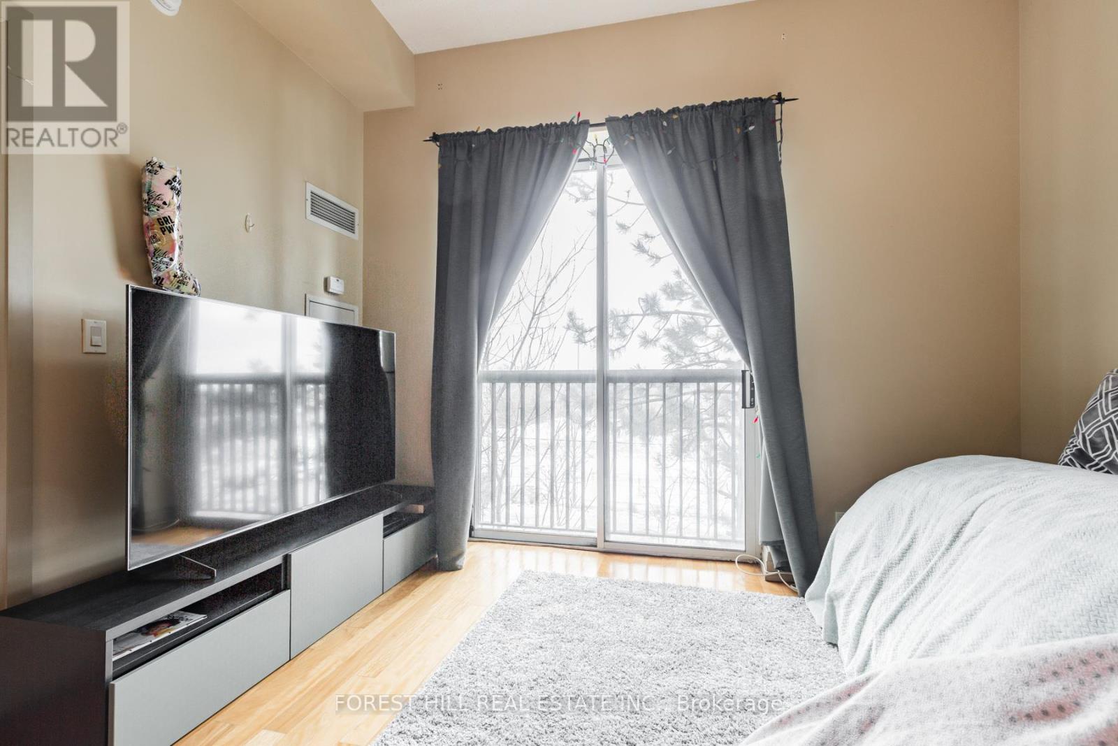 215 - 2737 Keele Street, Toronto, Ontario  M3M 2E9 - Photo 6 - W12455122