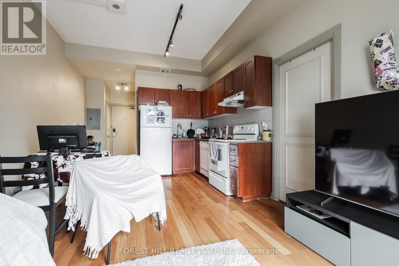 215 - 2737 Keele Street, Toronto, Ontario  M3M 2E9 - Photo 7 - W12455122