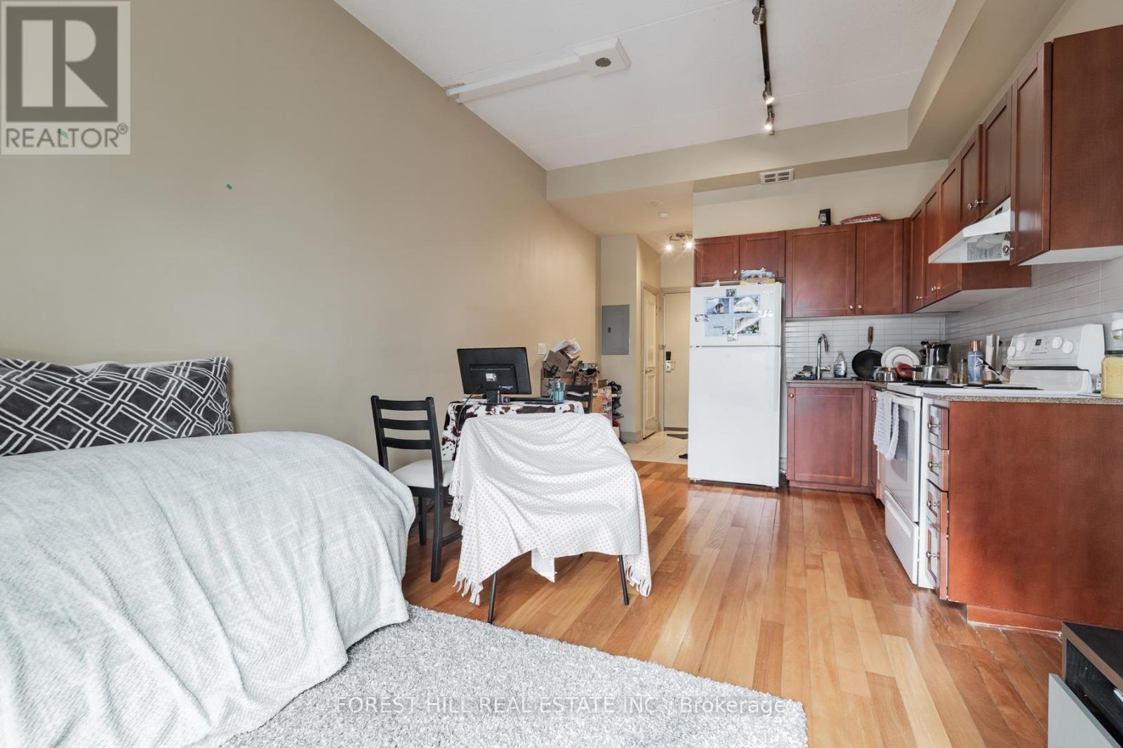 215 - 2737 Keele Street, Toronto, Ontario  M3M 2E9 - Photo 8 - W12455122
