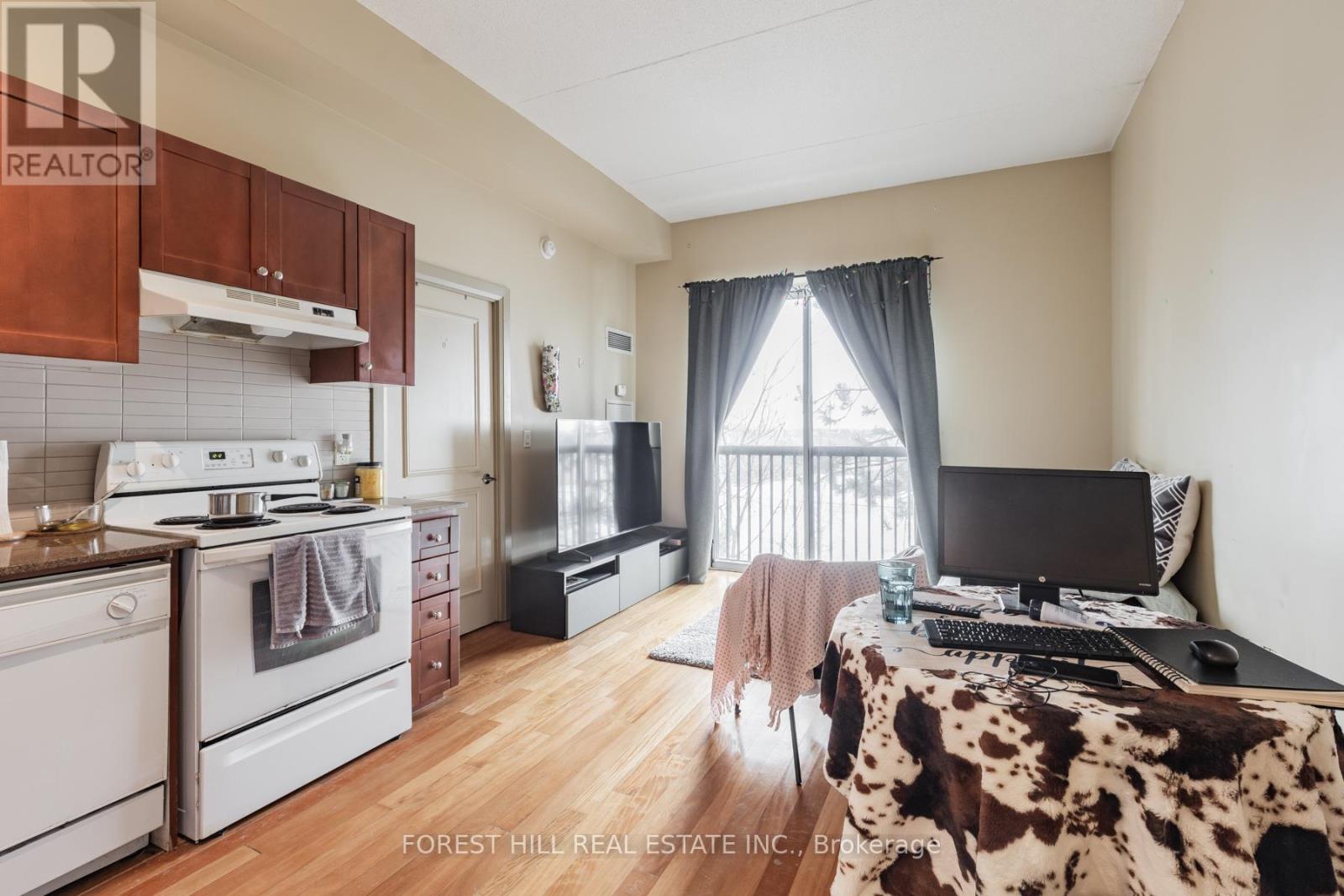215 - 2737 Keele Street, Toronto, Ontario  M3M 2E9 - Photo 9 - W12455122