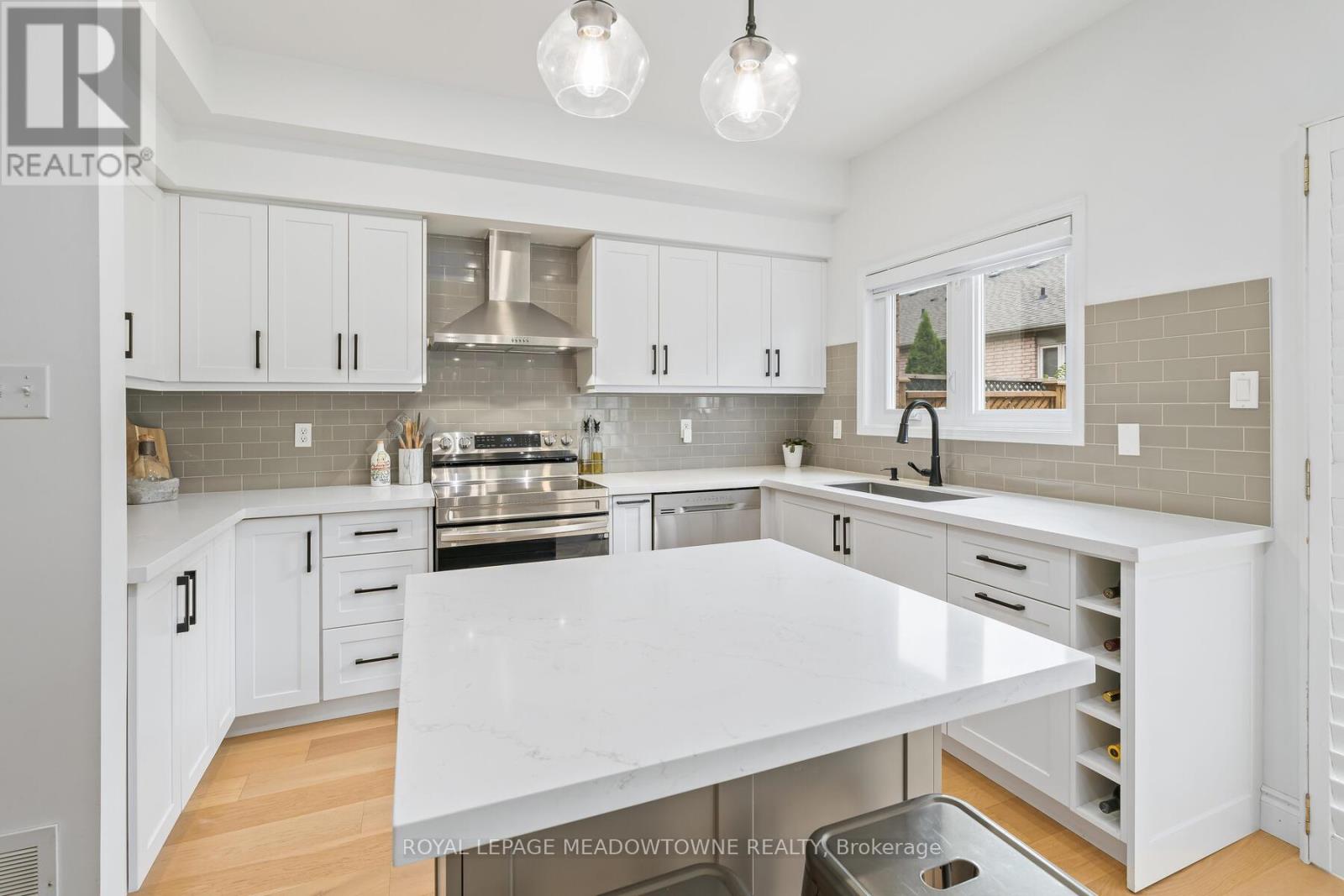 139 Harbourview Crescent, Toronto (Mimico), Ontario  M8V 4A8 - Photo 14 - W12455138