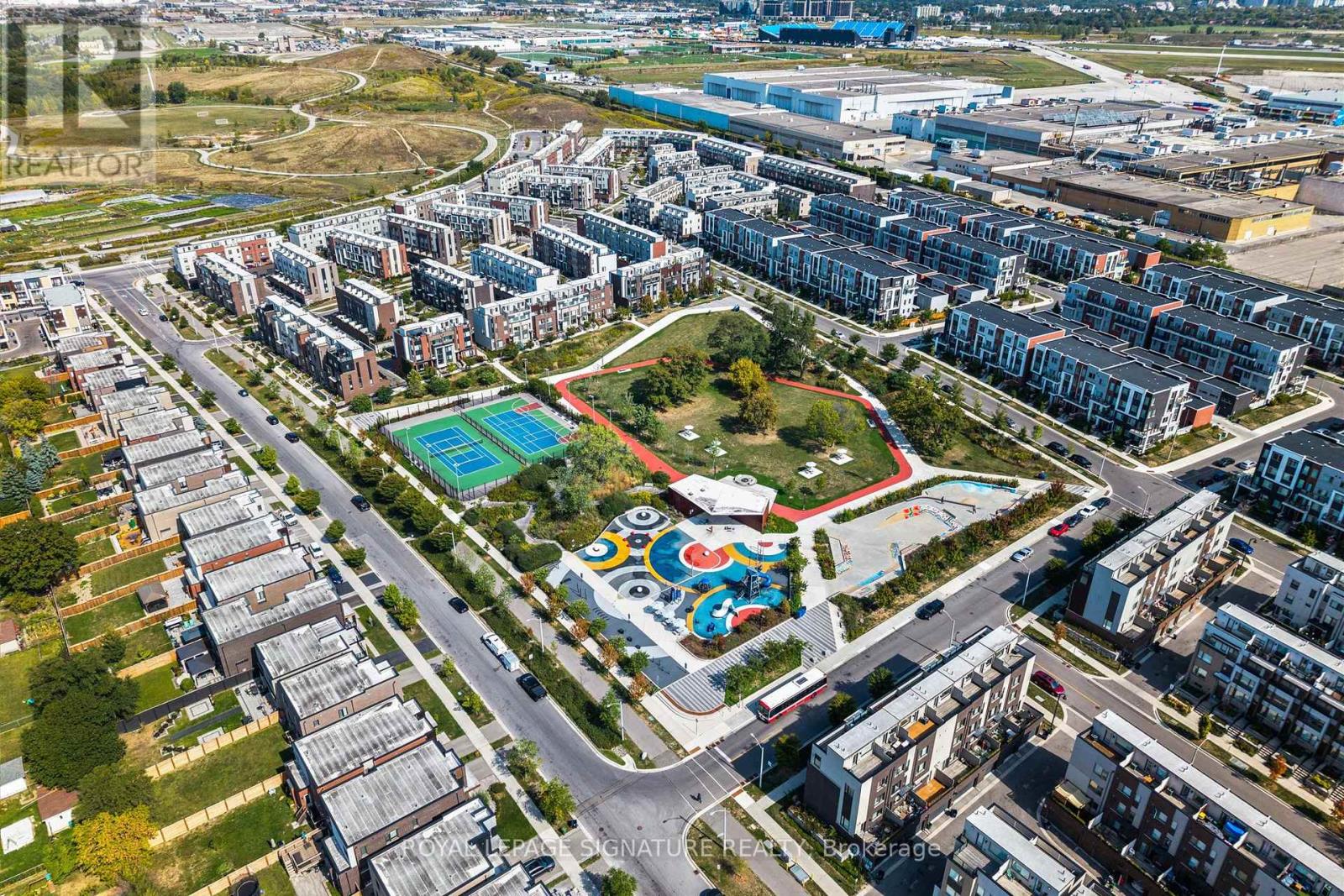 2 - 120 Frederick Tisdale Drive, Toronto (Downsview-Roding-Cfb), Ontario  M3K 0A8 - Photo 35 - W12455144