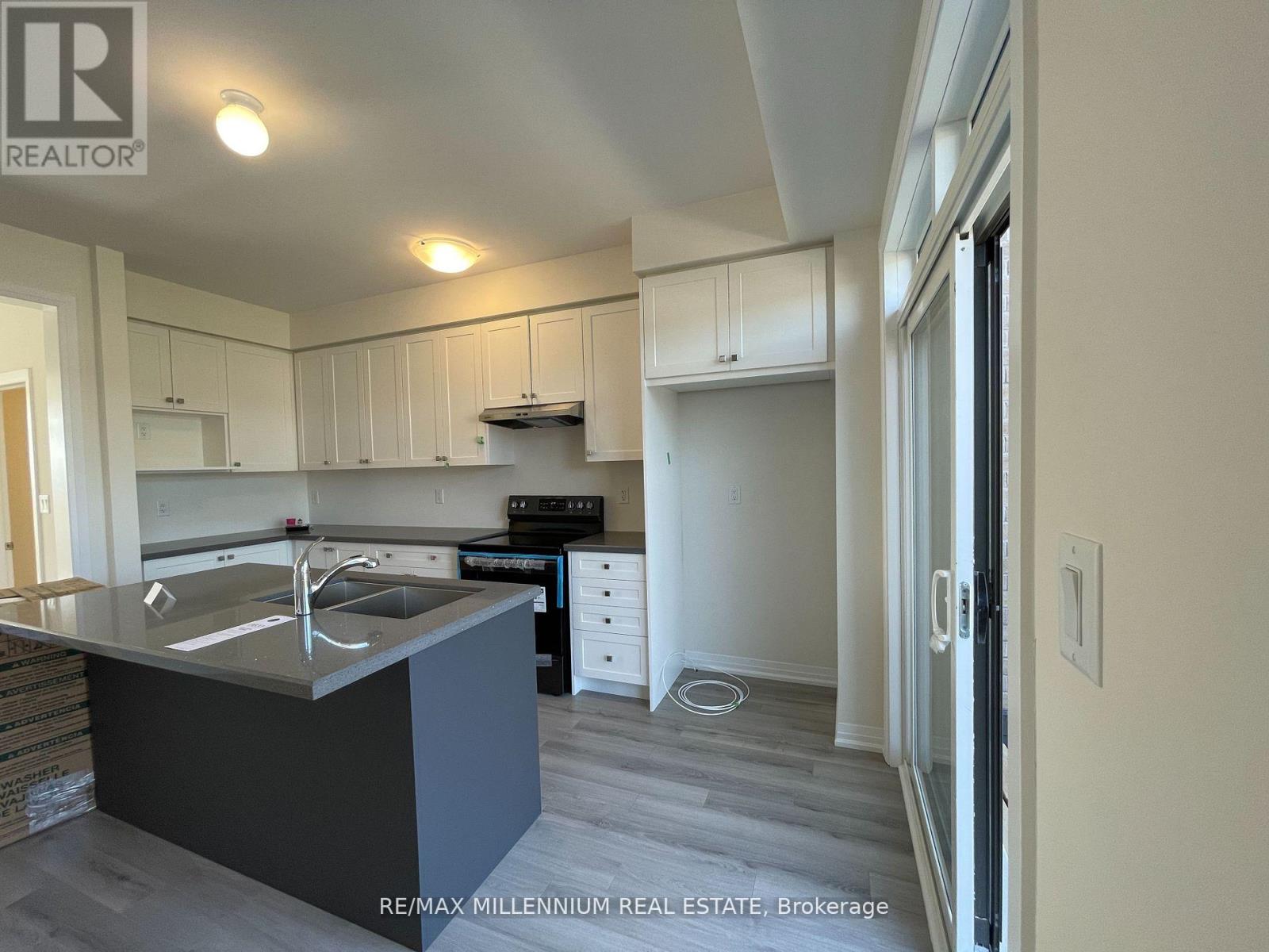 51 Ravenbury Street, Brampton, Ontario  L6P 4P8 - Photo 10 - W12455149