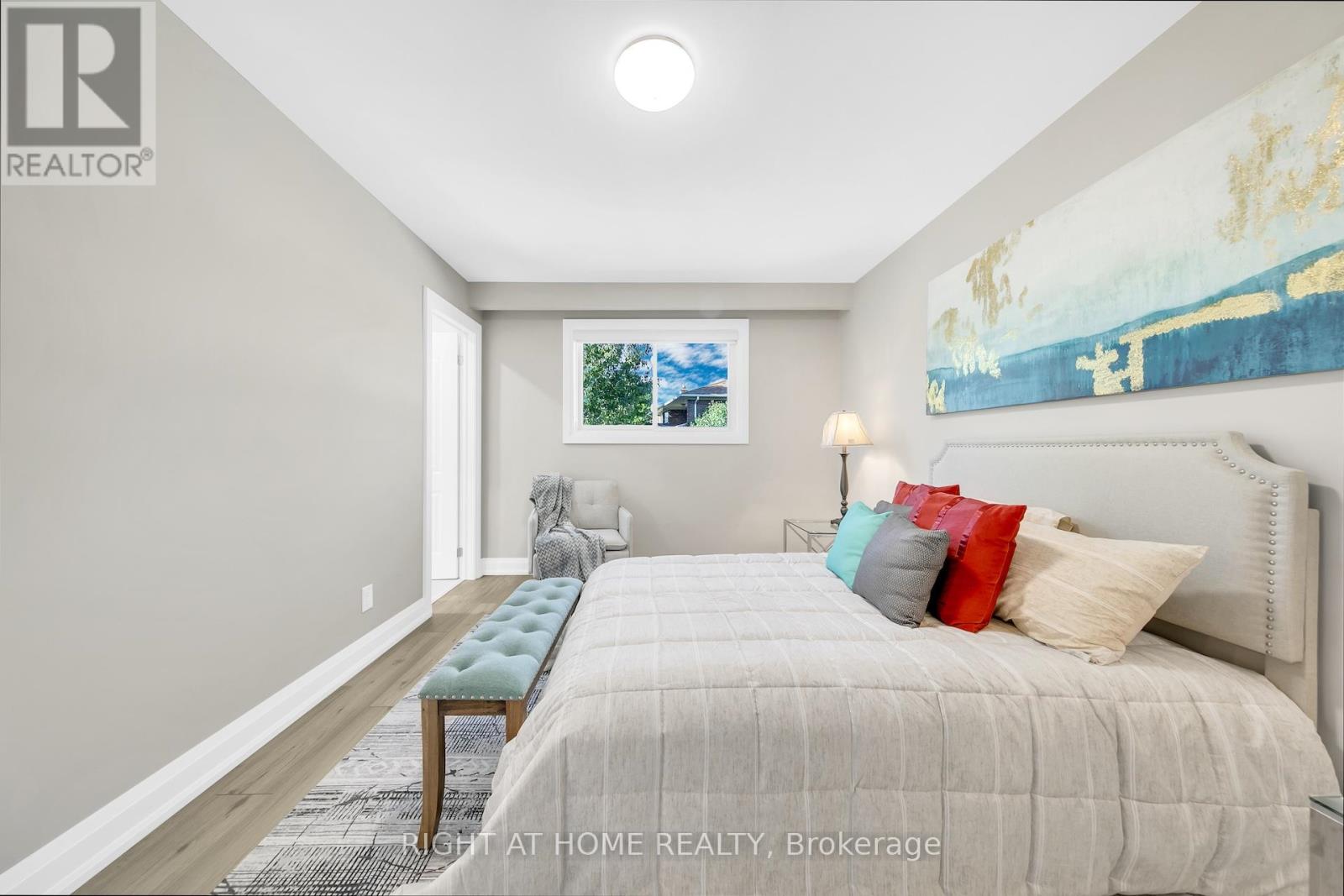 422 Maple Leaf Drive, Toronto, Ontario  M6L 1P7 - Photo 25 - W12455169