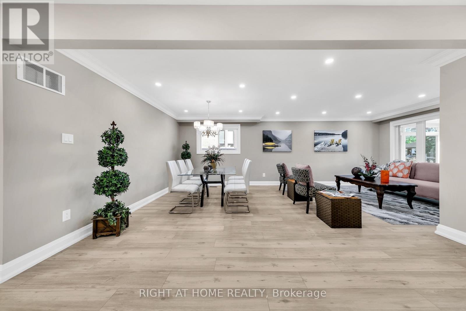 422 Maple Leaf Drive, Toronto, Ontario  M6L 1P7 - Photo 4 - W12455169