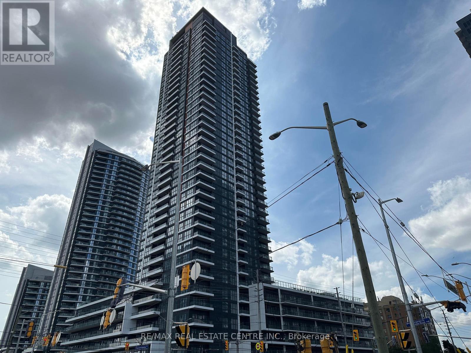 1708 - 15 WATERGARDEN DRIVE, Mississauga, Ontario