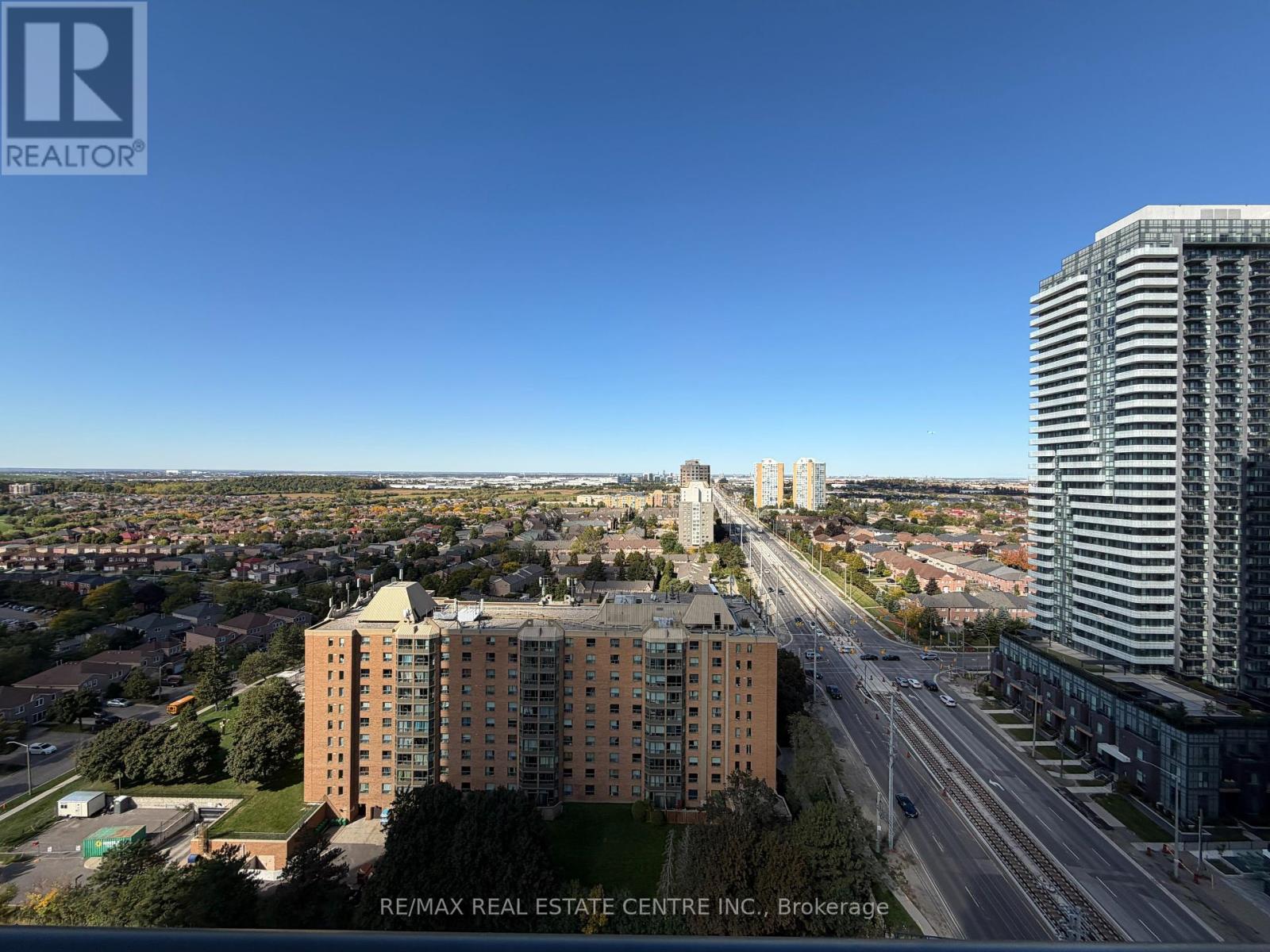 1708 - 15 Watergarden Drive, Mississauga, Ontario  L5R 0H4 - Photo 10 - W12455189