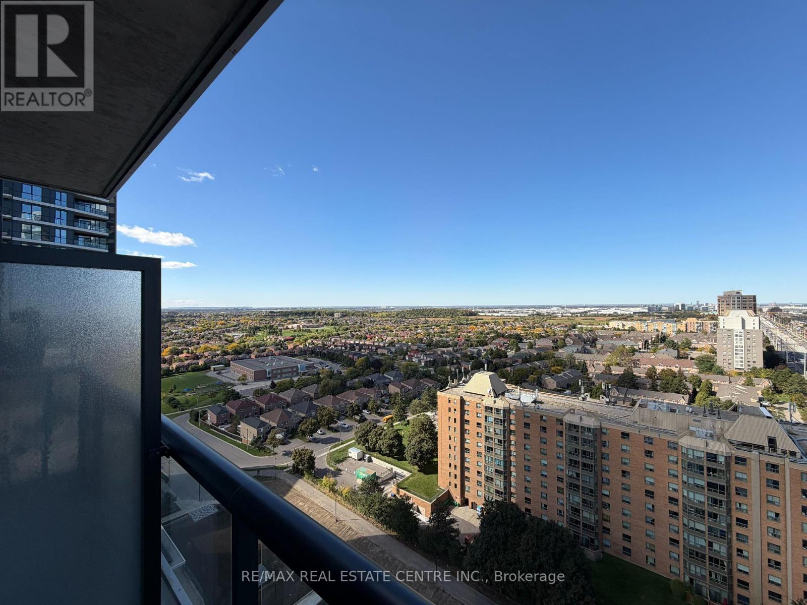1708 - 15 Watergarden Drive, Mississauga, Ontario  L5R 0H4 - Photo 11 - W12455189