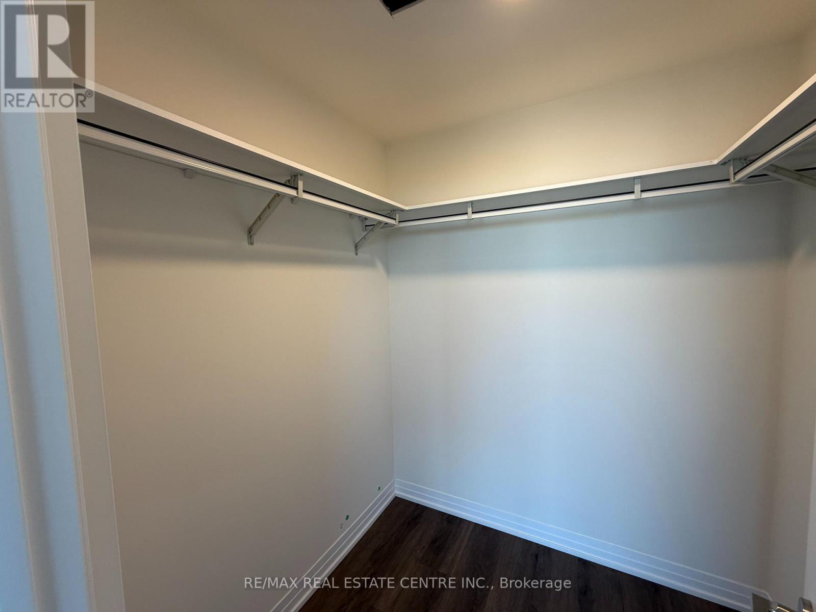 1708 - 15 Watergarden Drive, Mississauga, Ontario  L5R 0H4 - Photo 6 - W12455189