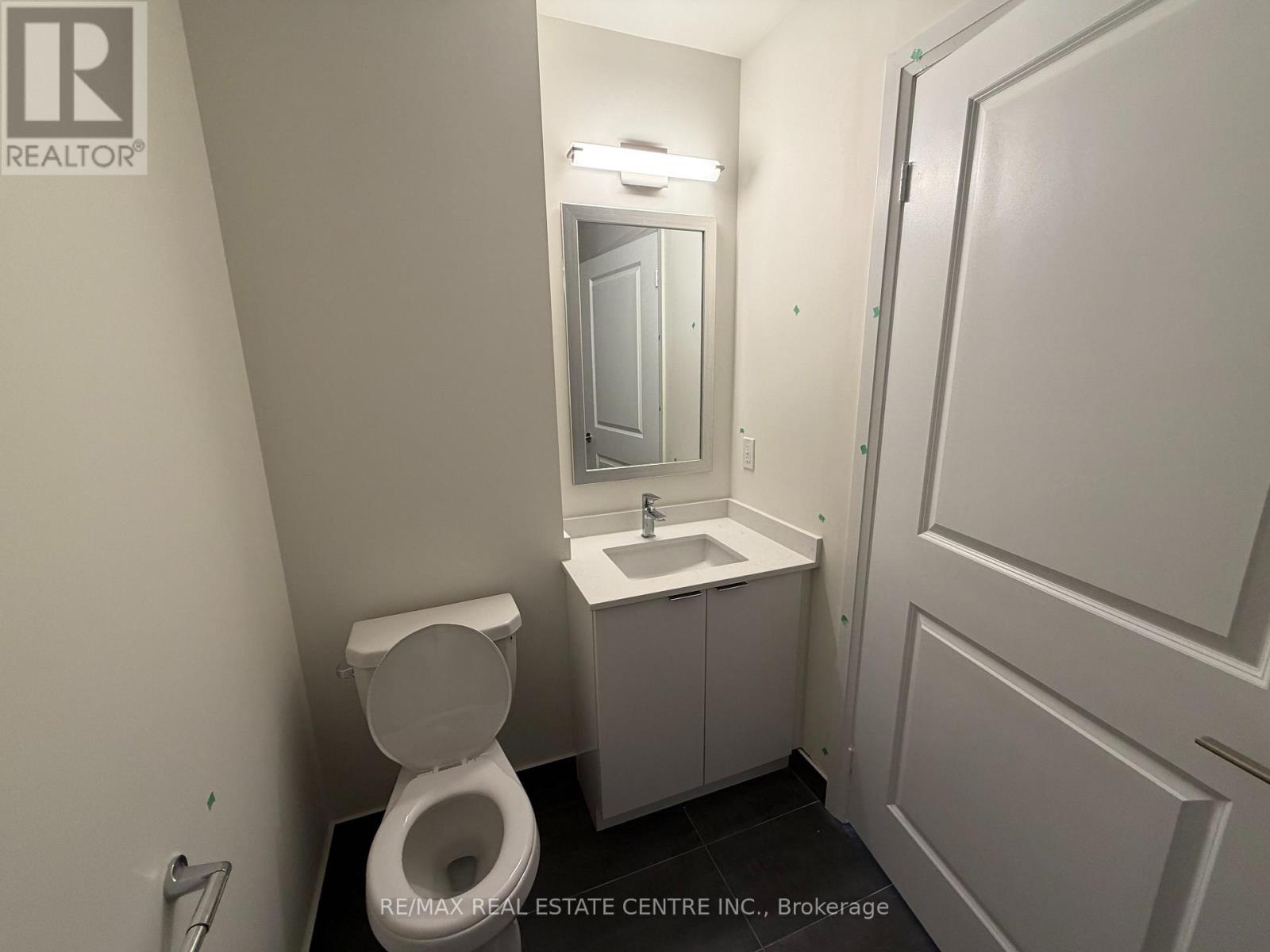1708 - 15 Watergarden Drive, Mississauga, Ontario  L5R 0H4 - Photo 8 - W12455189