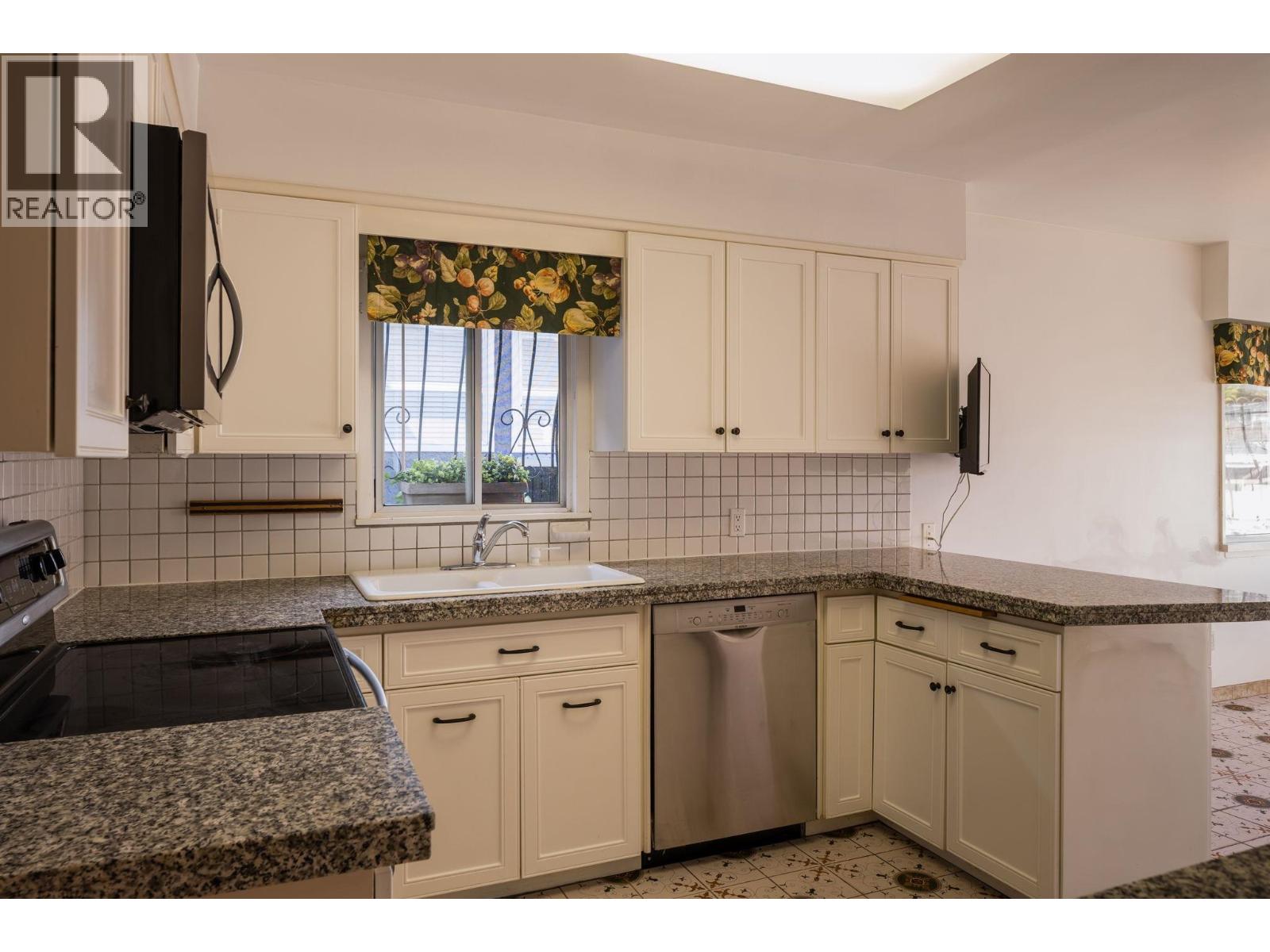 2869 Venables Street, Vancouver, British Columbia  V5K 2R7 - Photo 15 - R3048011